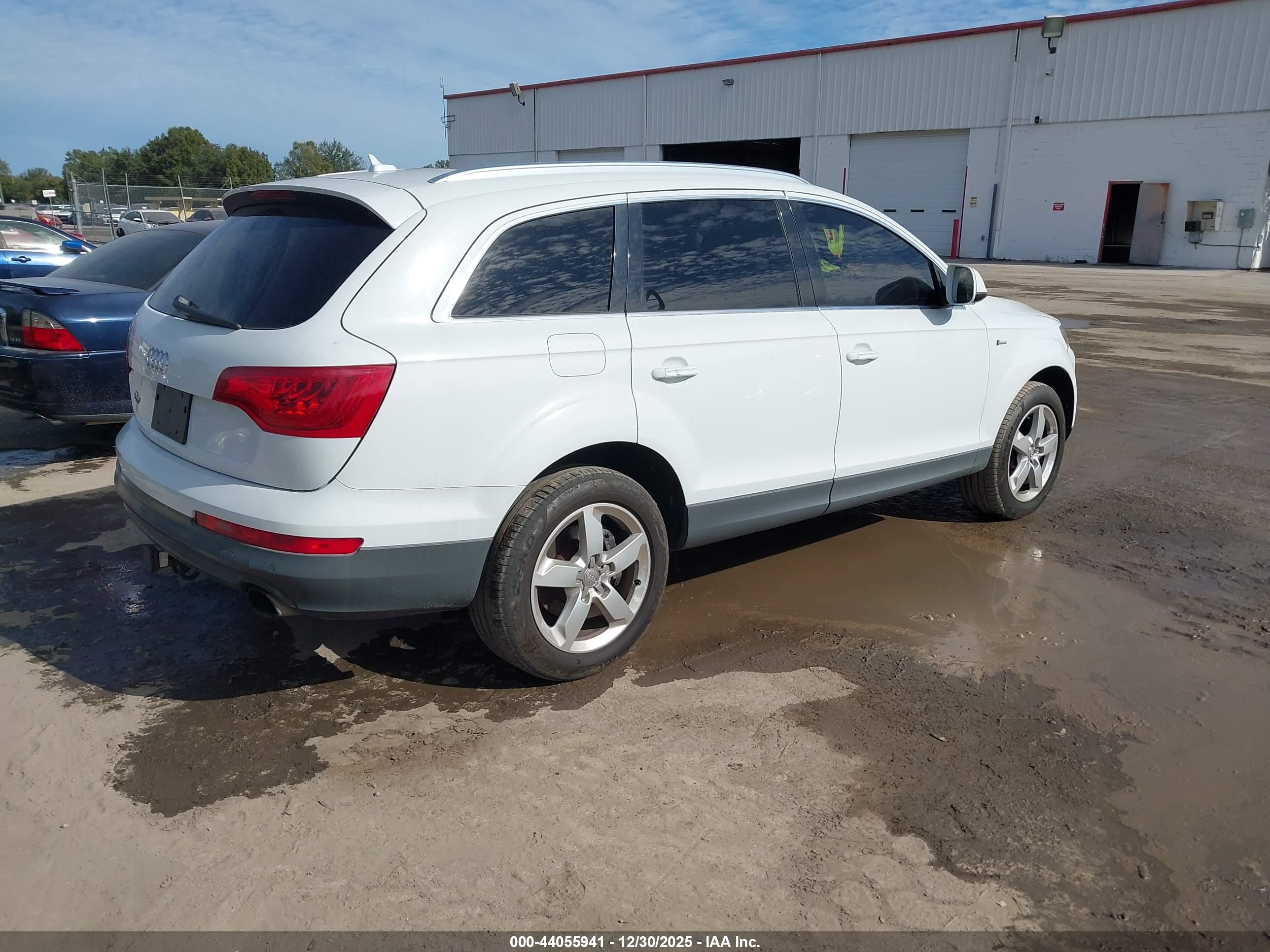 AUDI Q7 image 4