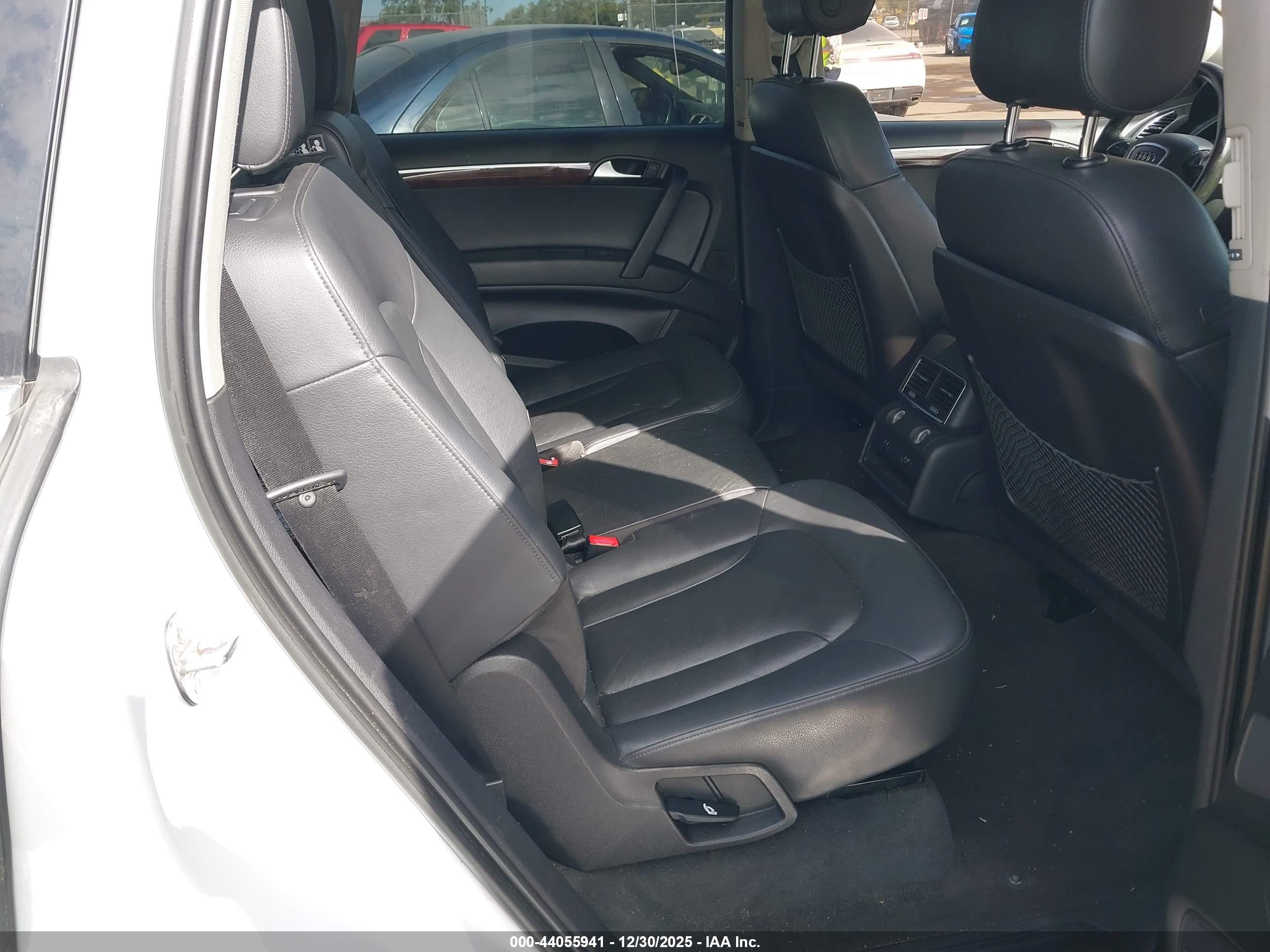 AUDI Q7 image 8