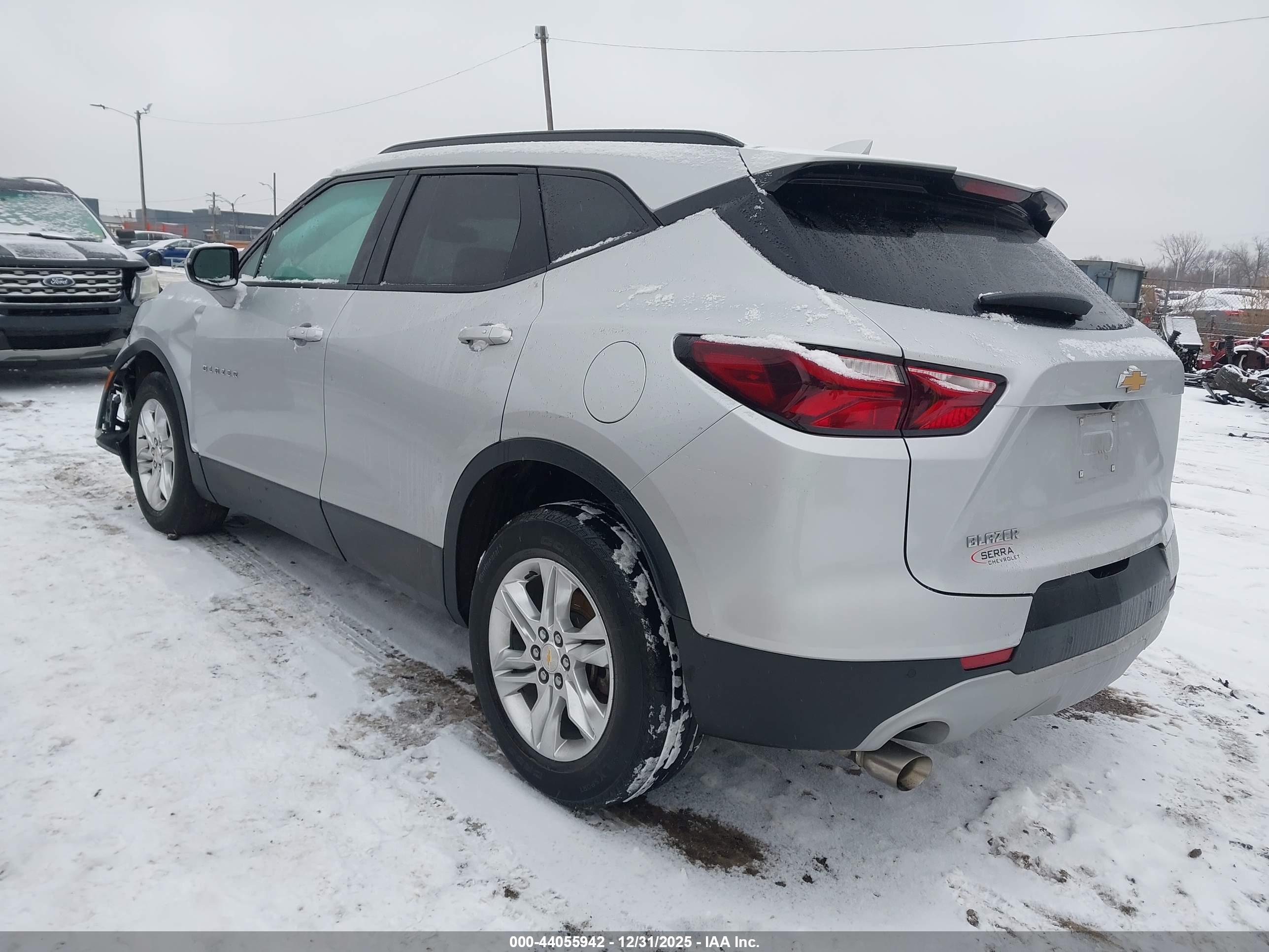 CHEVROLET BLAZER image 3