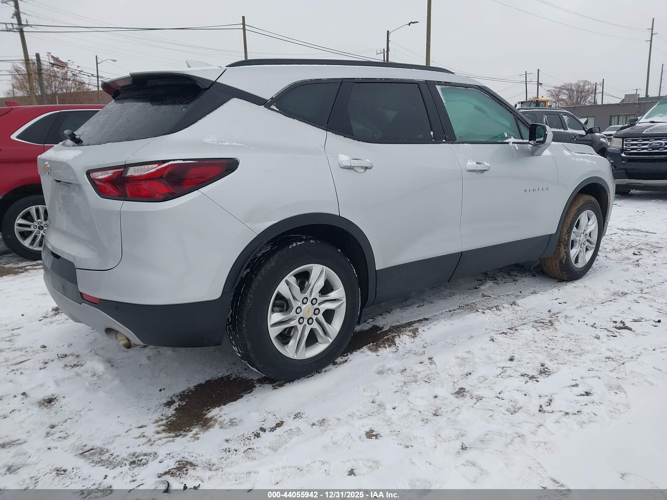 CHEVROLET BLAZER image 4