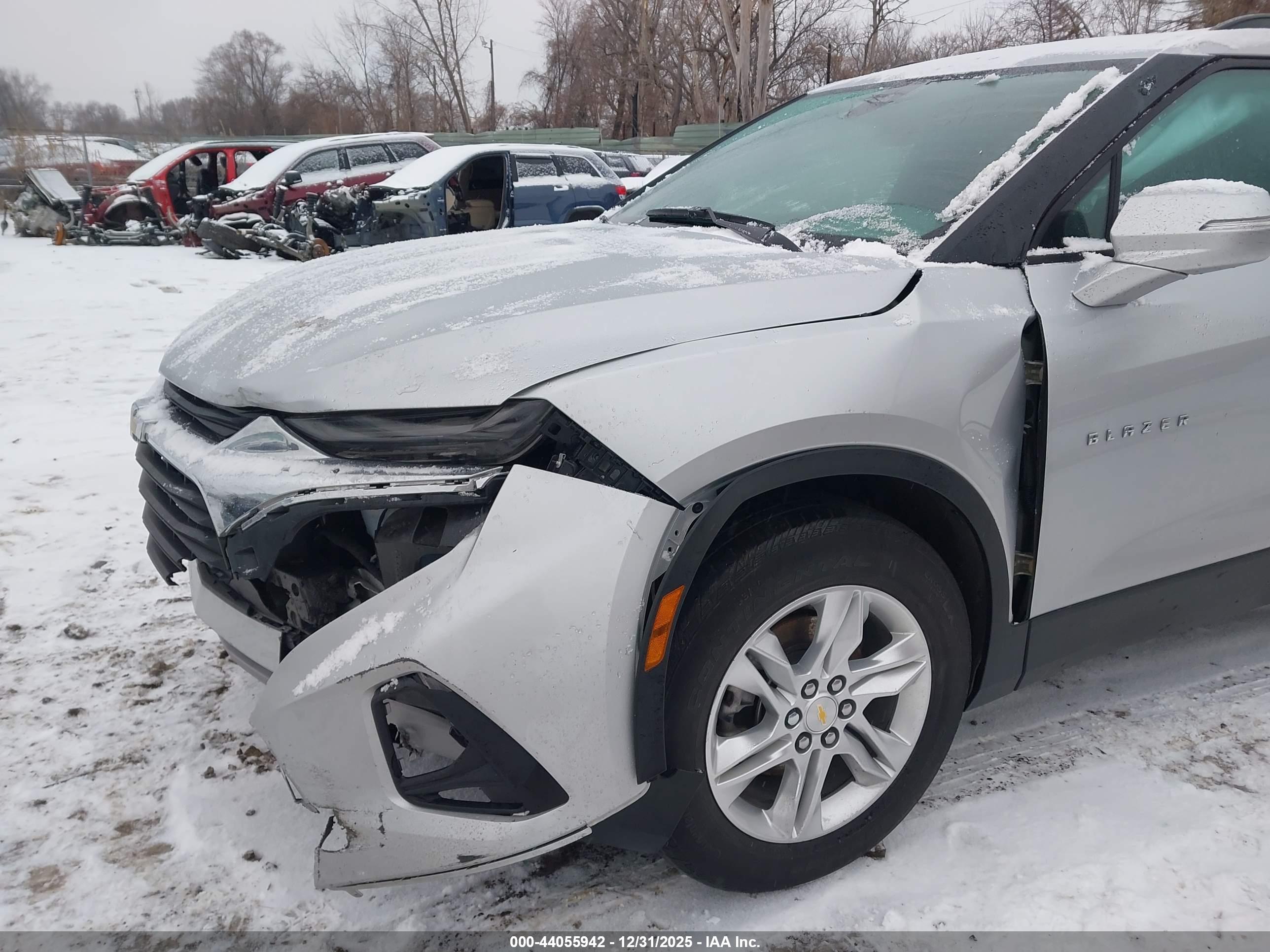 CHEVROLET BLAZER image 6