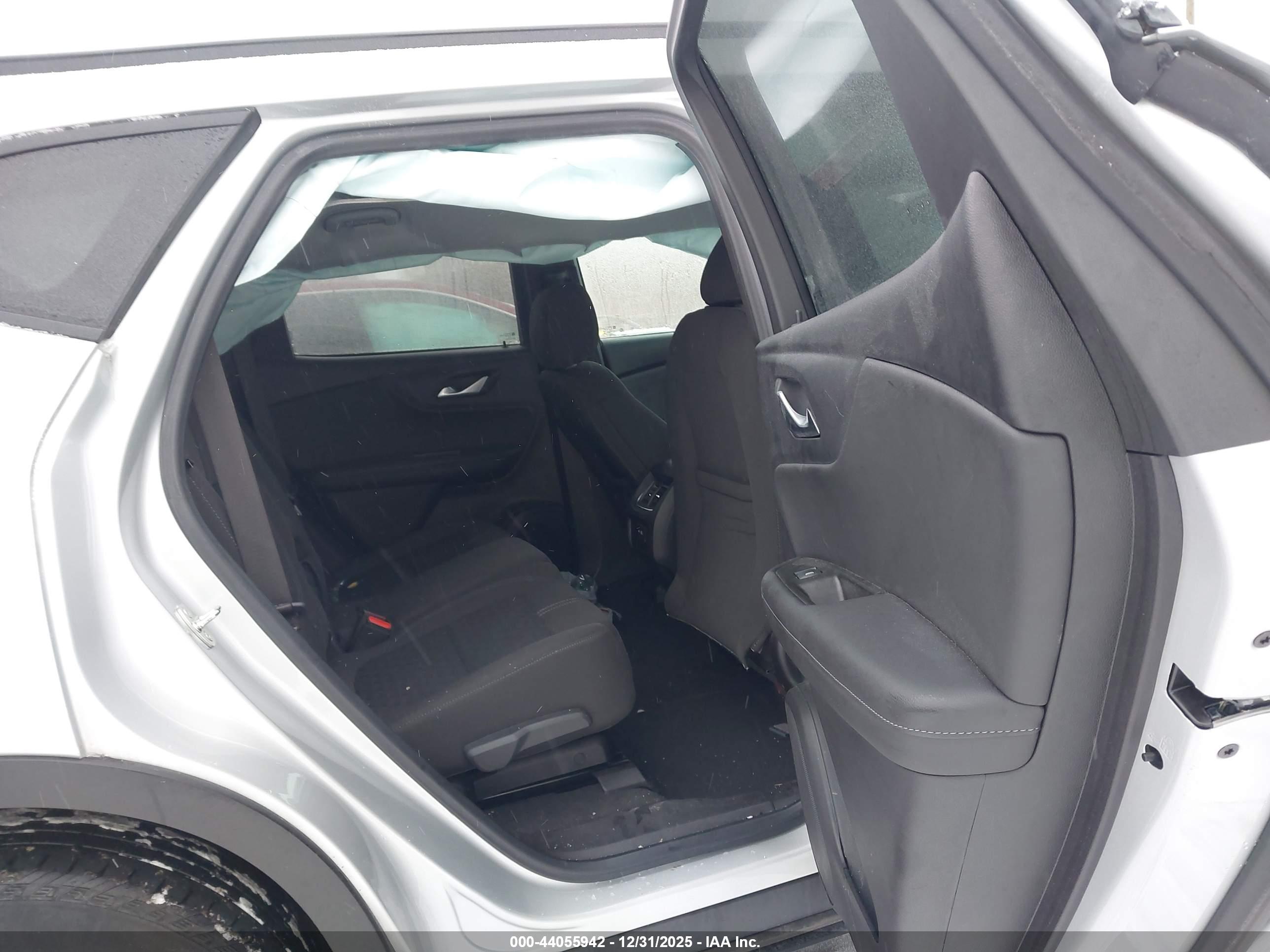 CHEVROLET BLAZER image 8