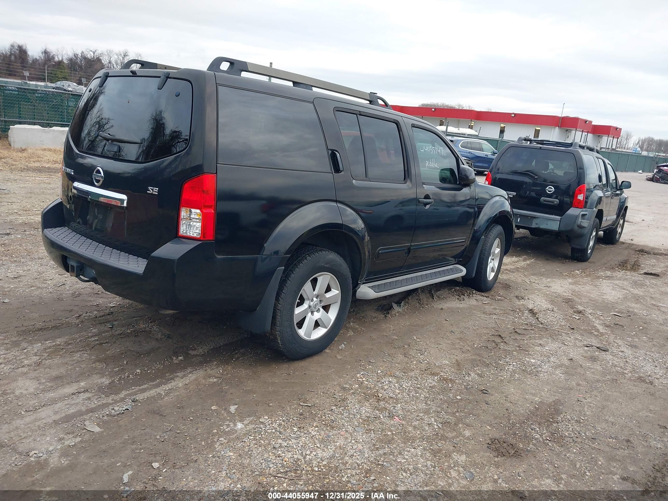 NISSAN PATHFINDER image 4