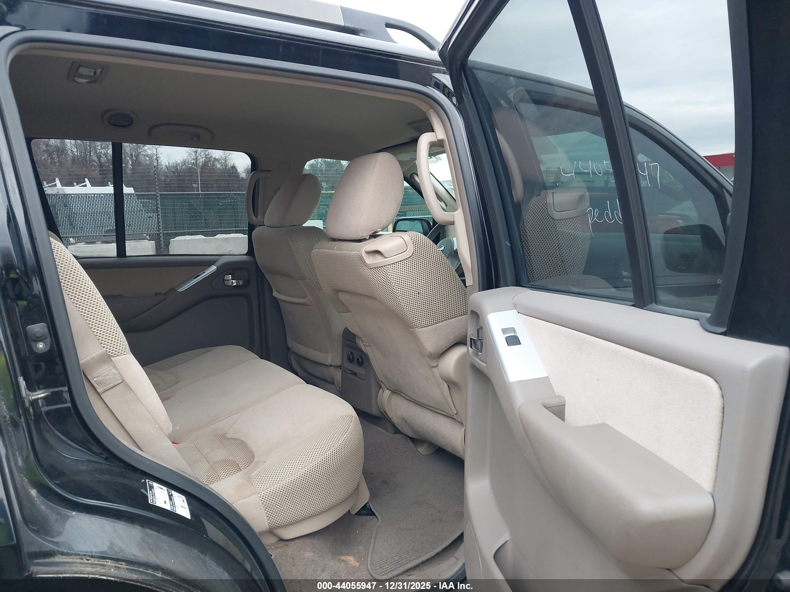 NISSAN PATHFINDER image 8