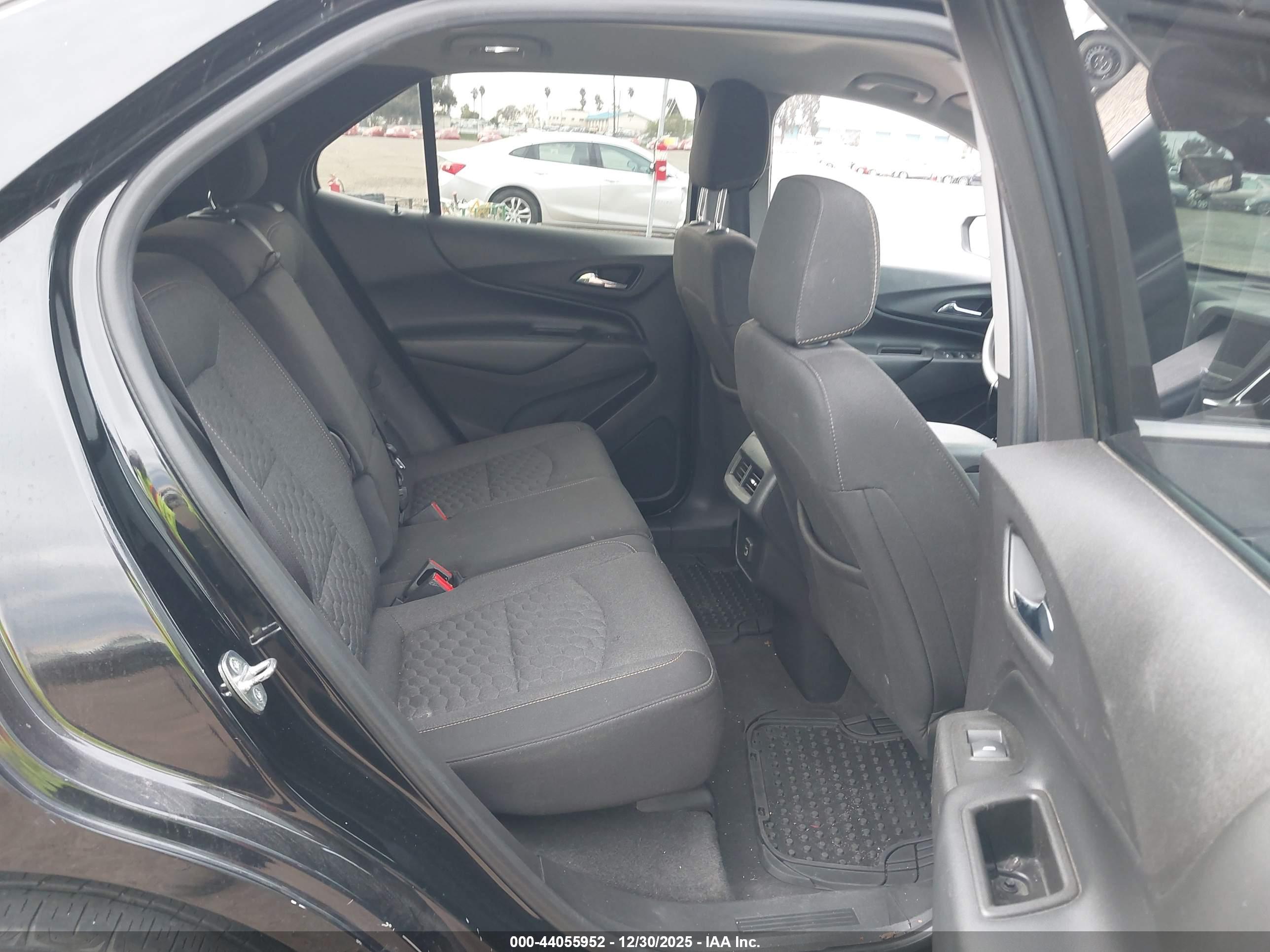 CHEVROLET EQUINOX image 8