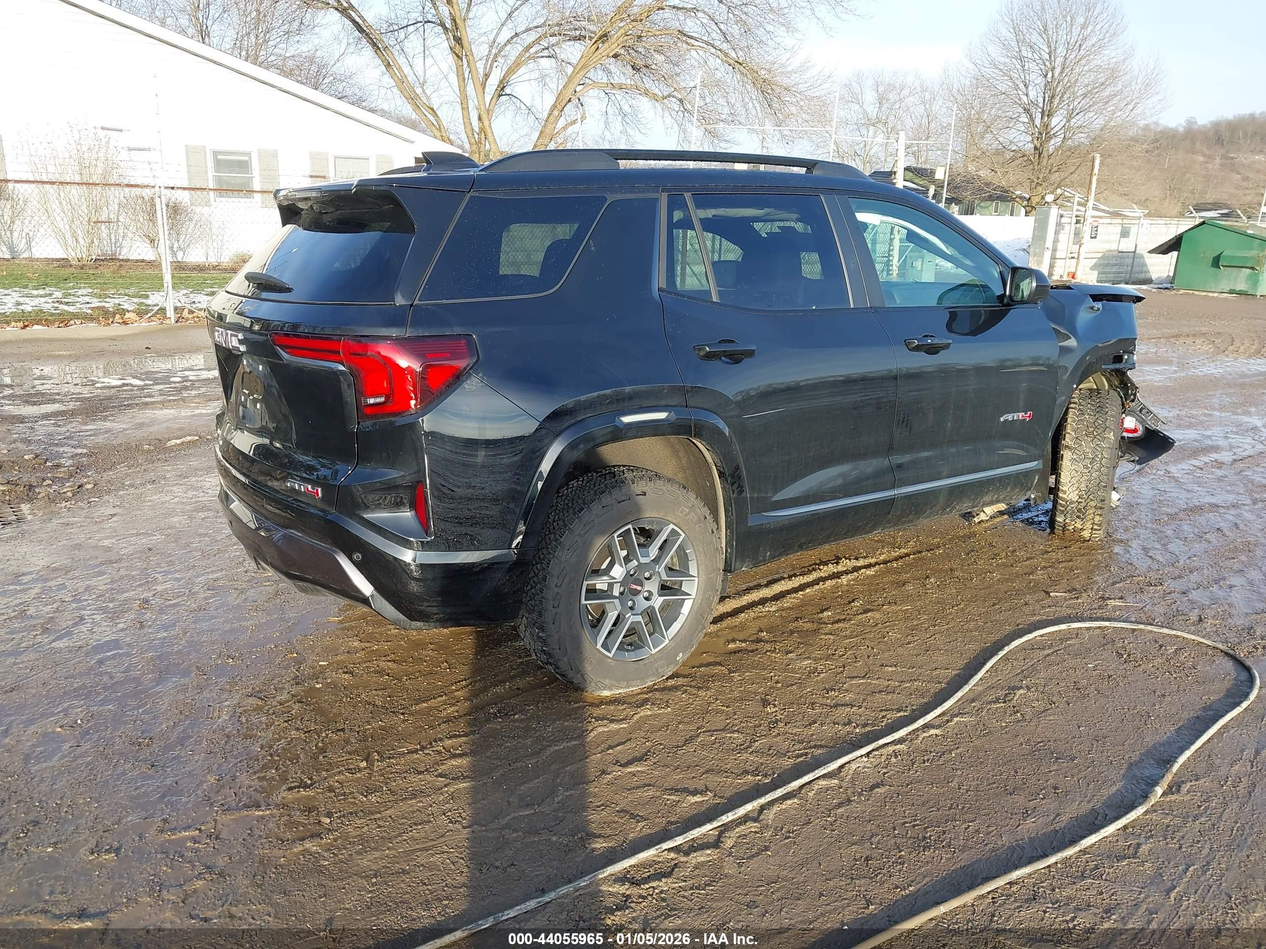 GMC TERRAIN image 4