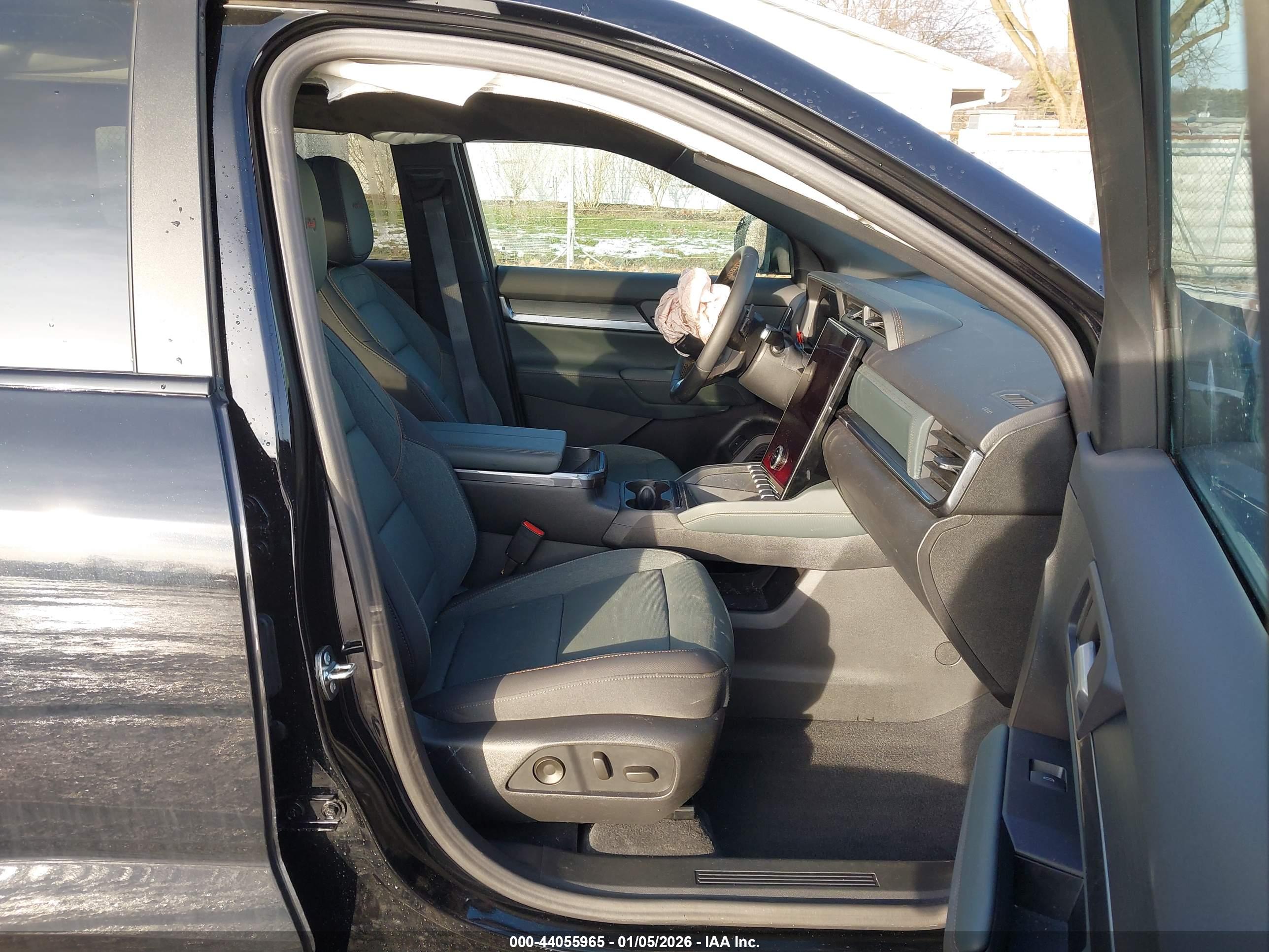 GMC TERRAIN image 5