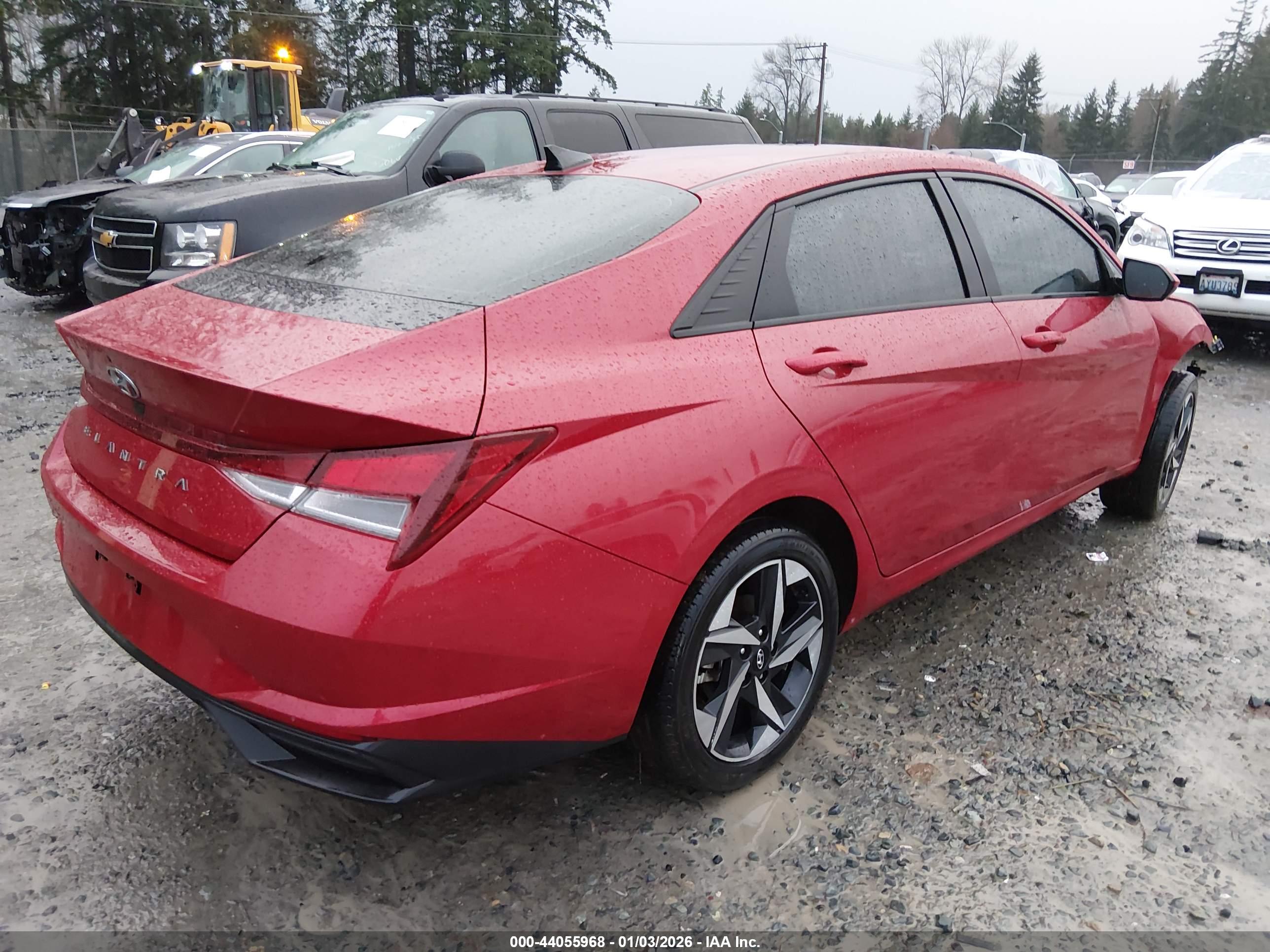HYUNDAI ELANTRA image 4