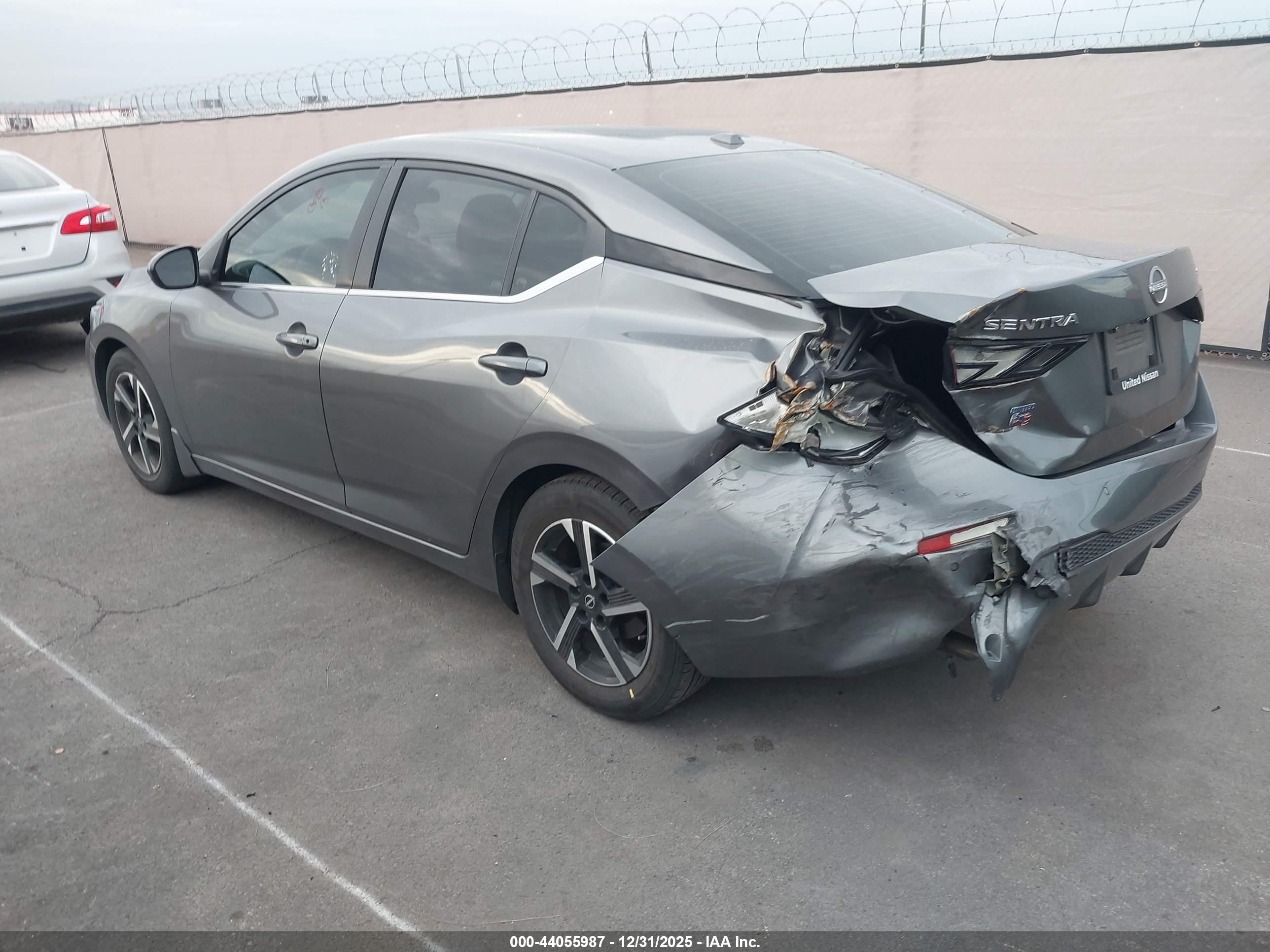 NISSAN SENTRA image 3