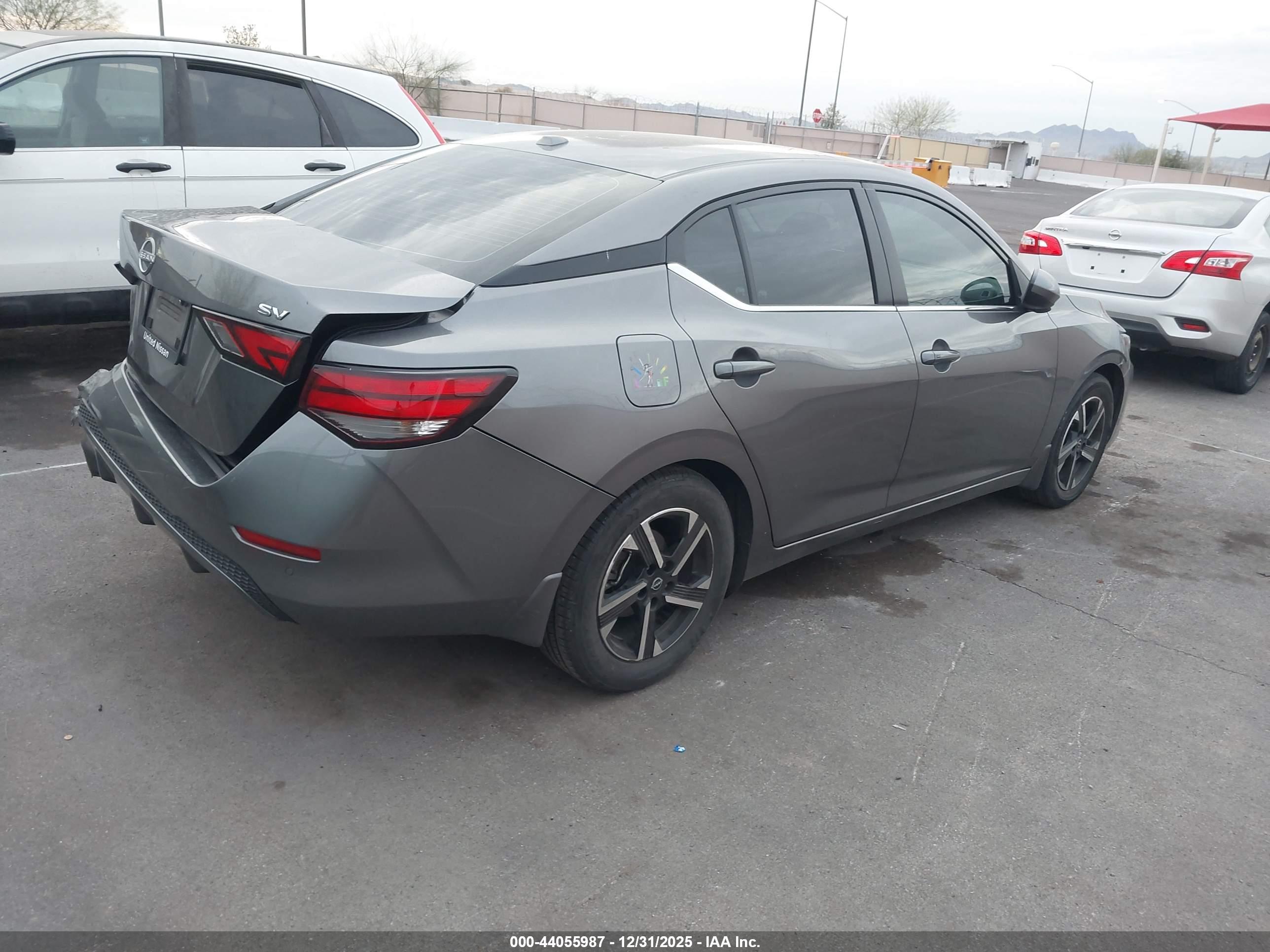 NISSAN SENTRA image 4