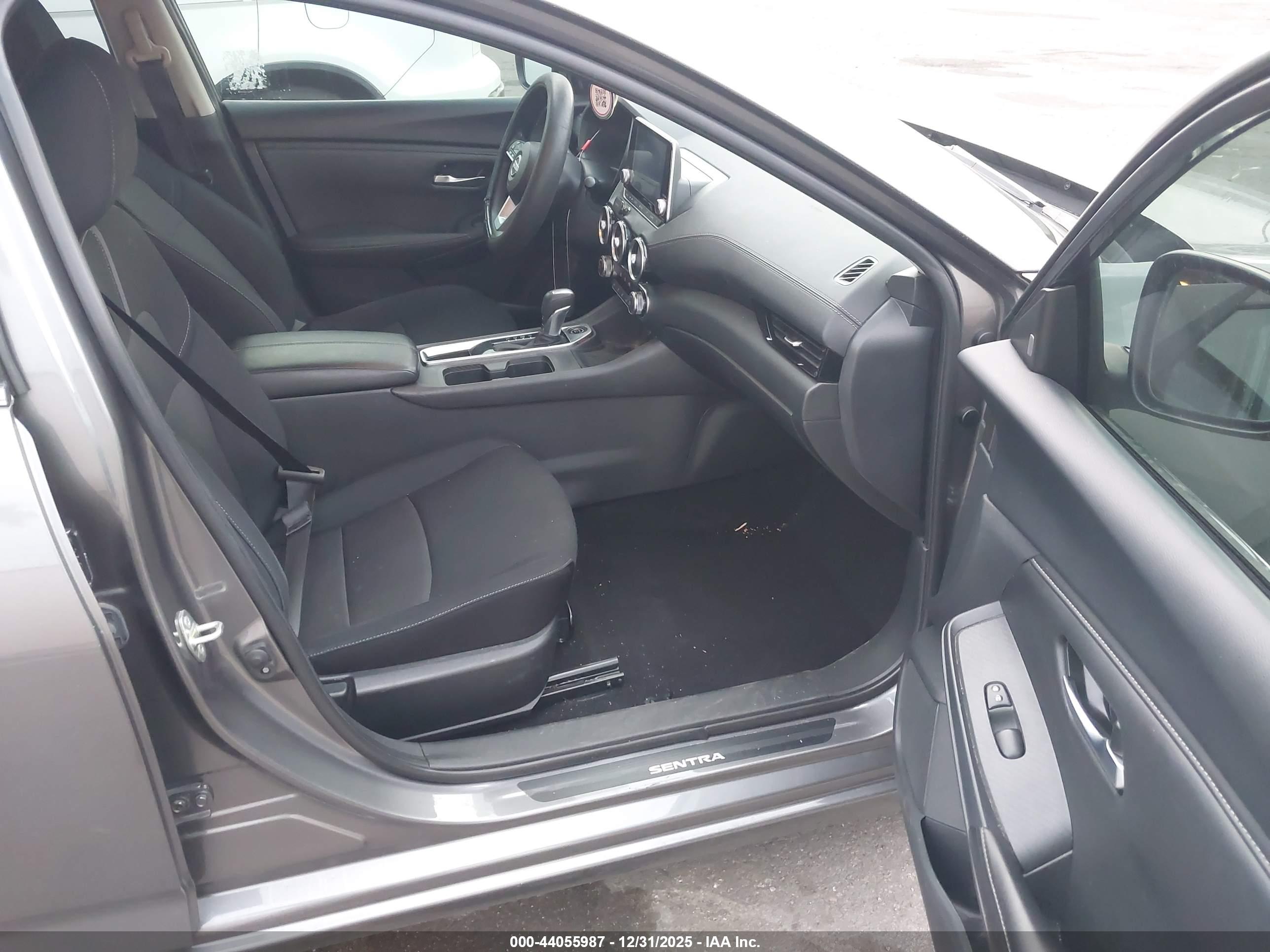 NISSAN SENTRA image 5