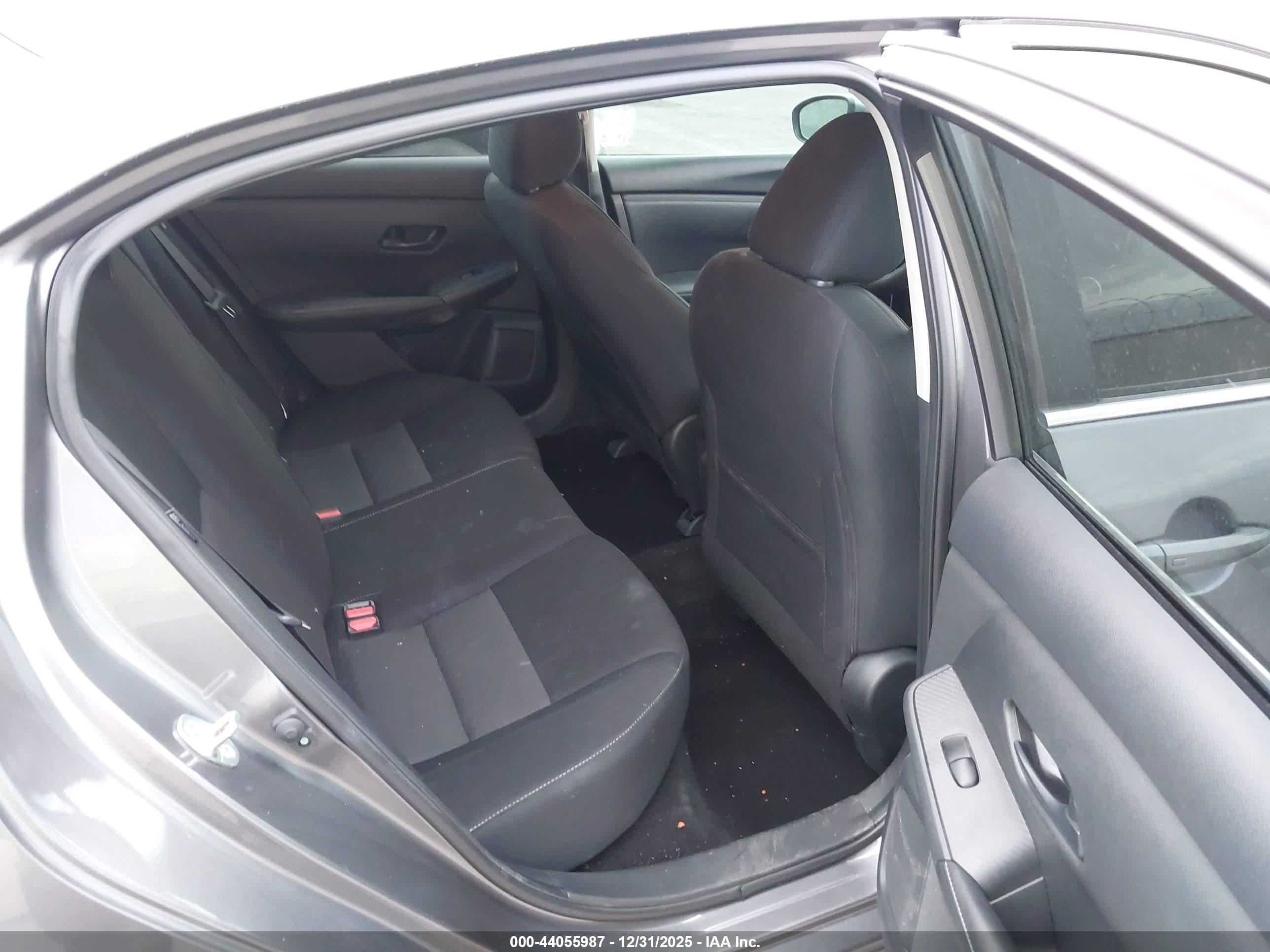 NISSAN SENTRA image 8