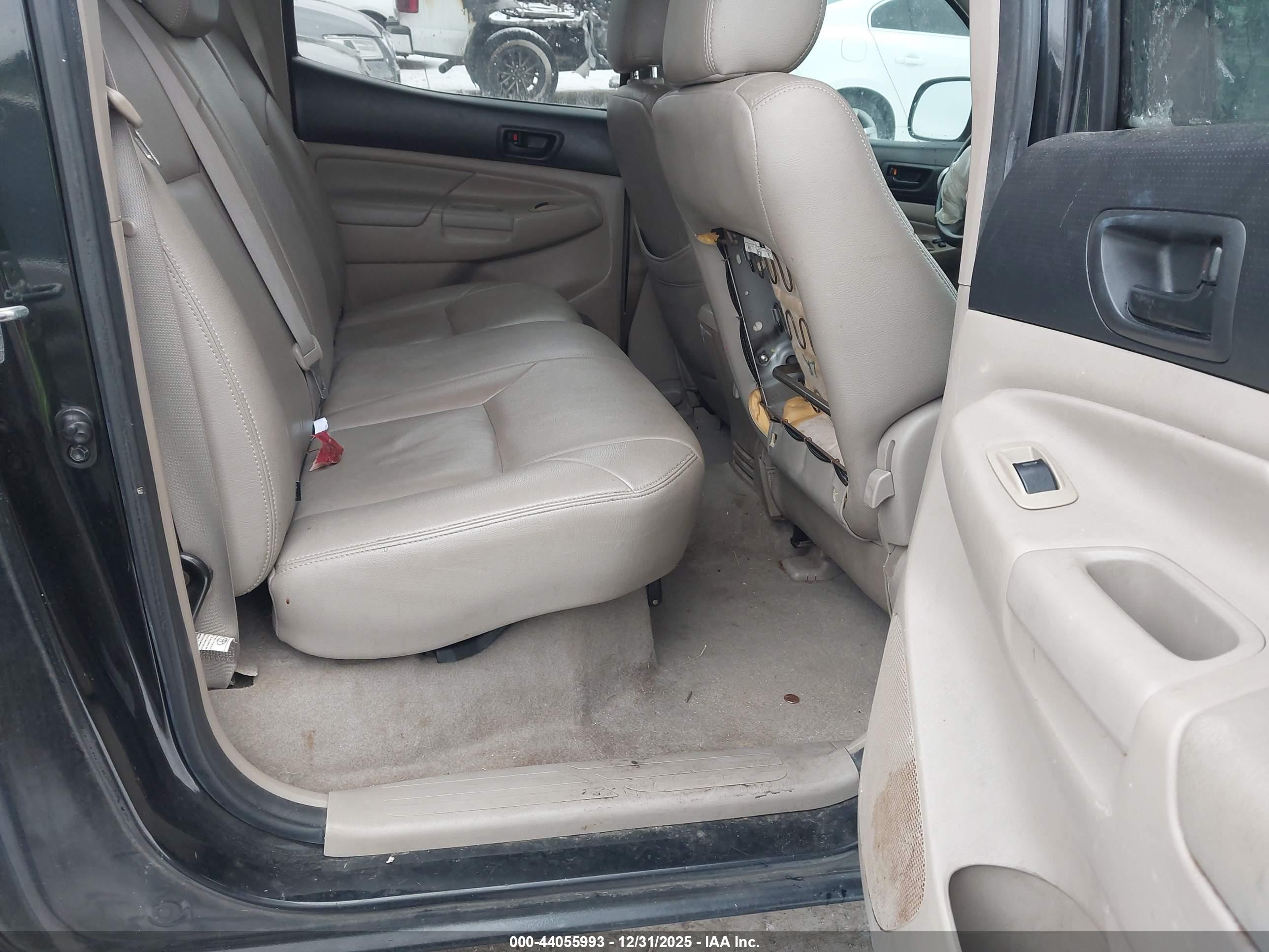 TOYOTA TACOMA image 8