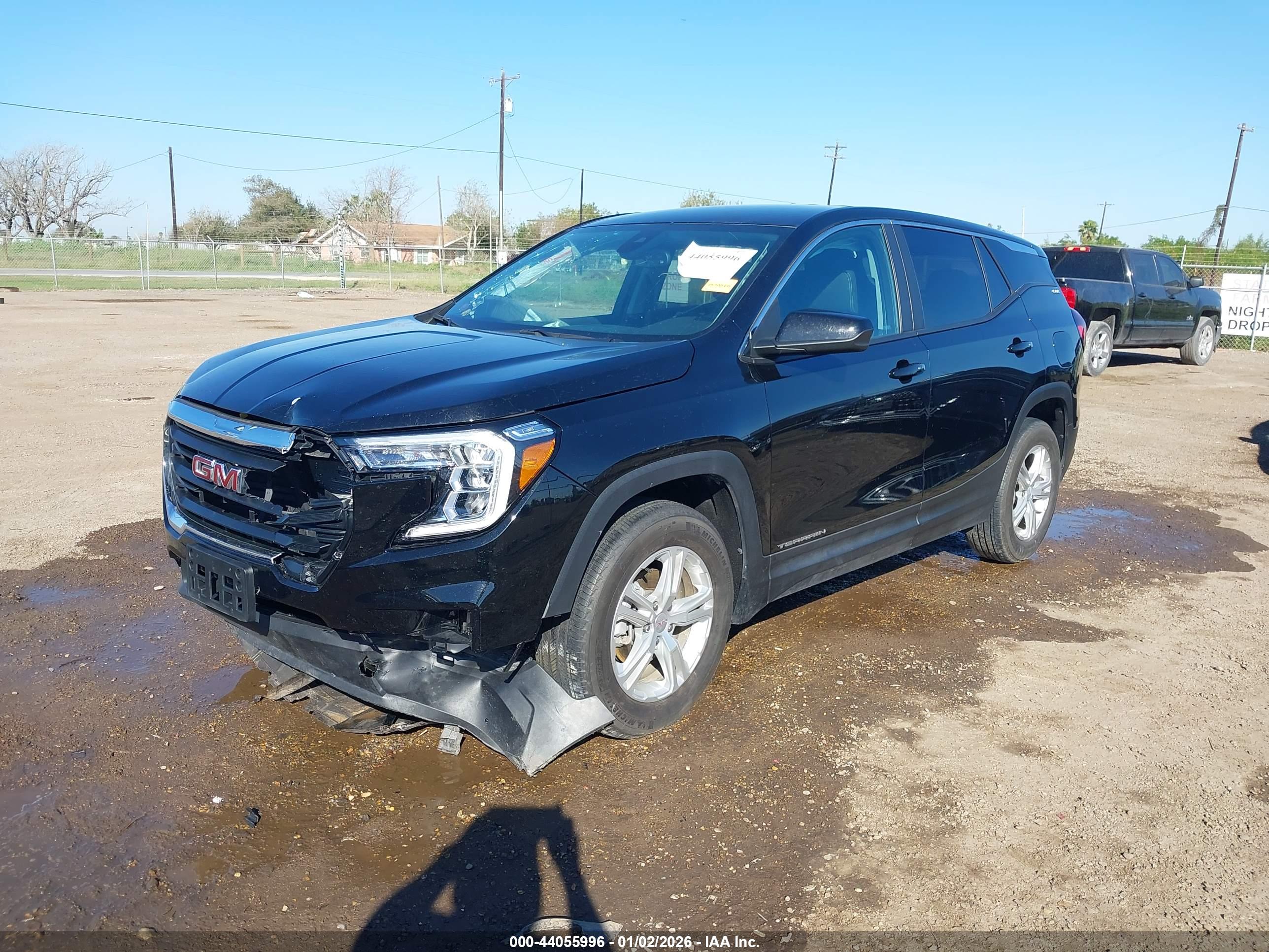 GMC TERRAIN image 2