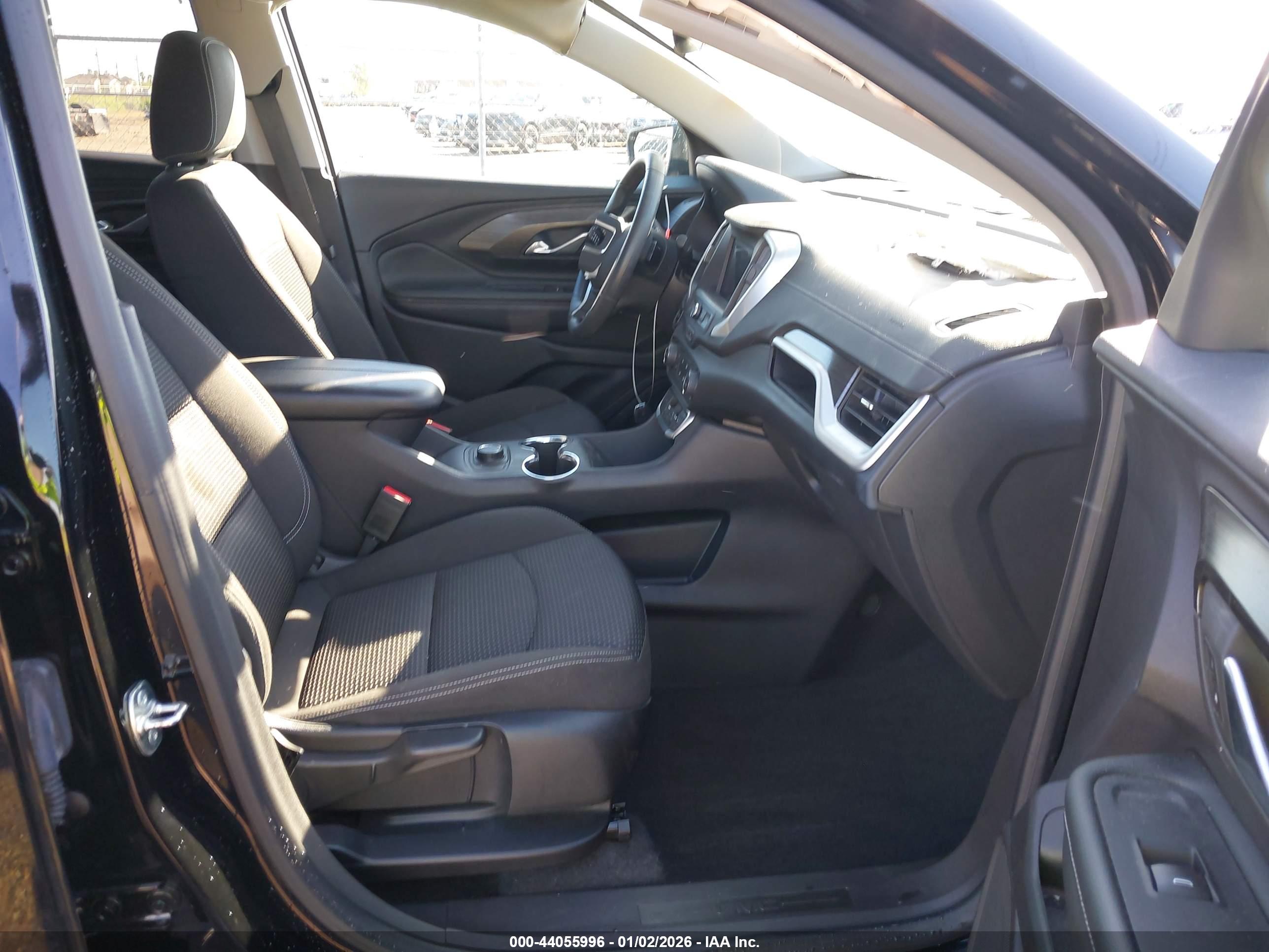 GMC TERRAIN image 5