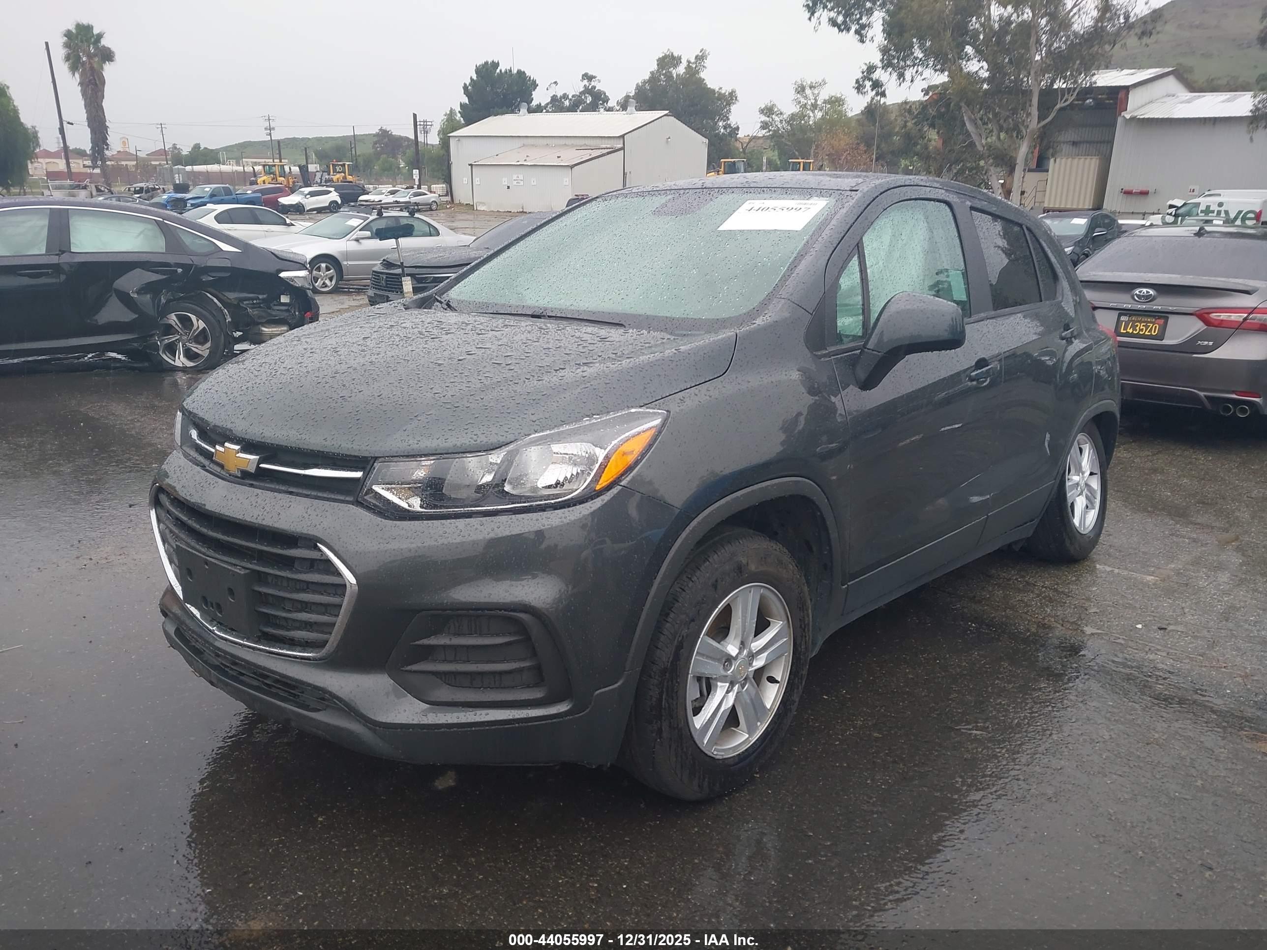 CHEVROLET TRAX image 2