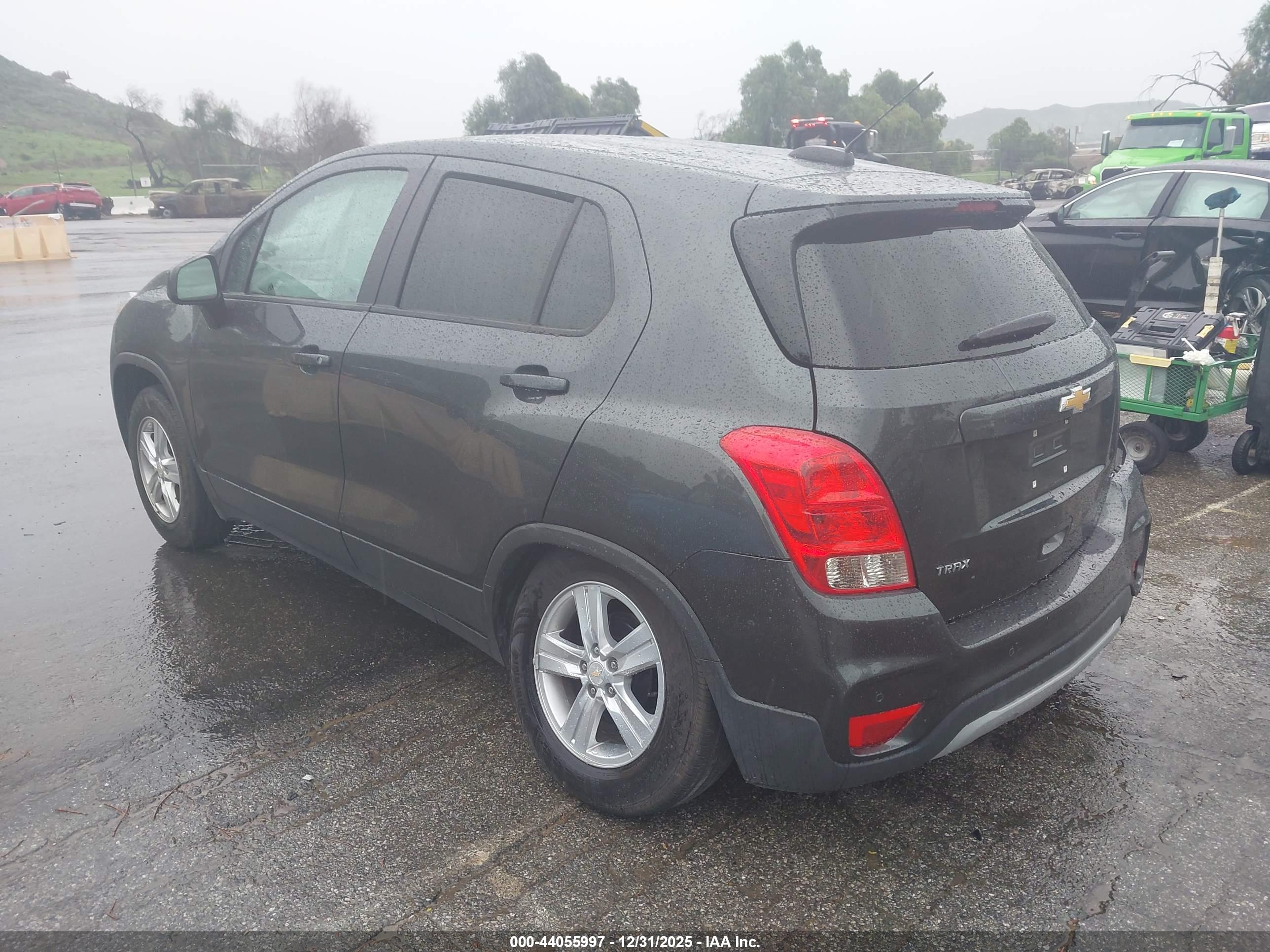 CHEVROLET TRAX image 3