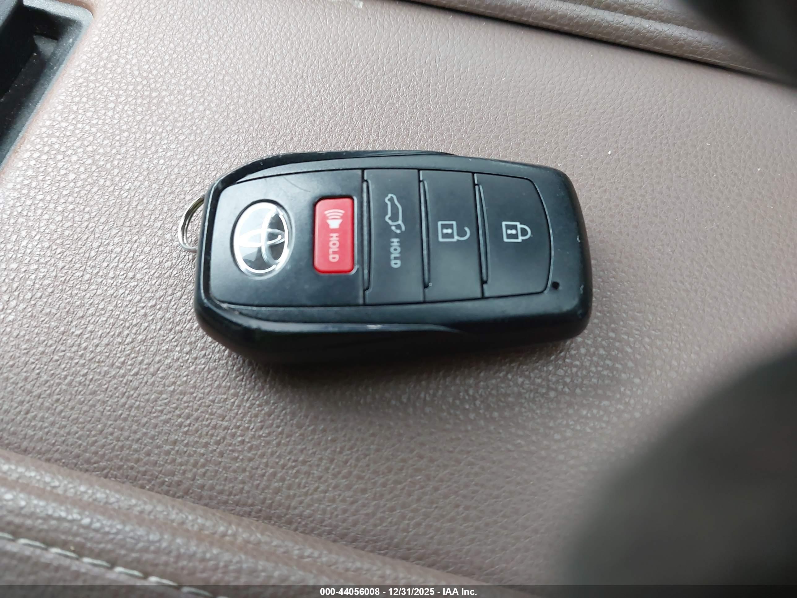 TOYOTA GRAND image 11