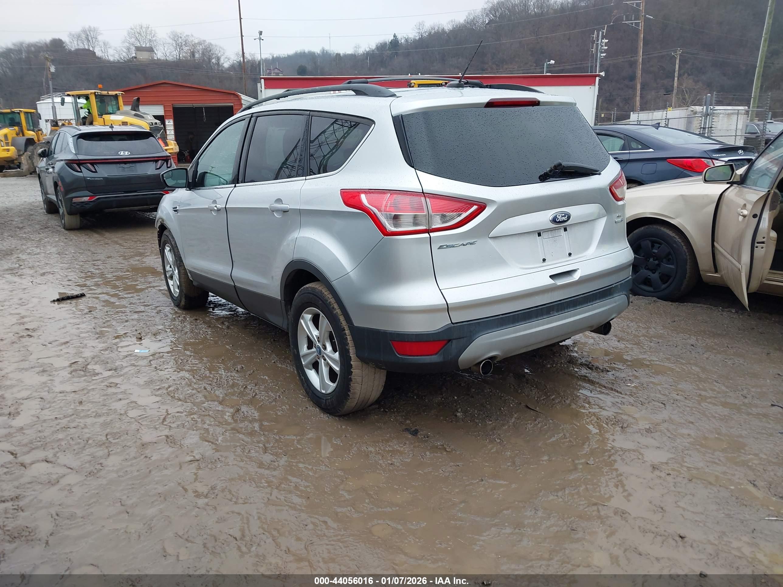 FORD ESCAPE image 3