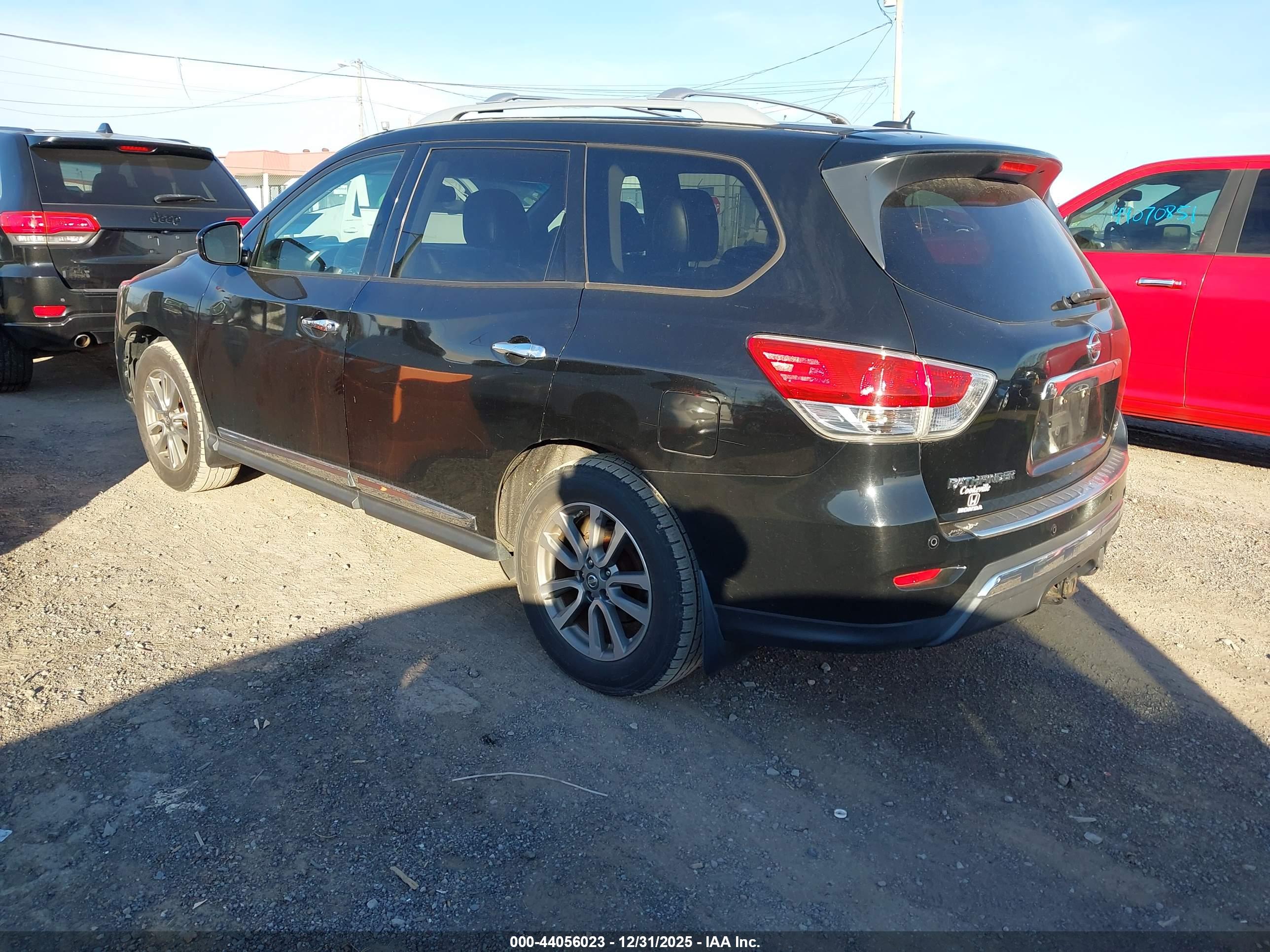 NISSAN PATHFINDER image 3