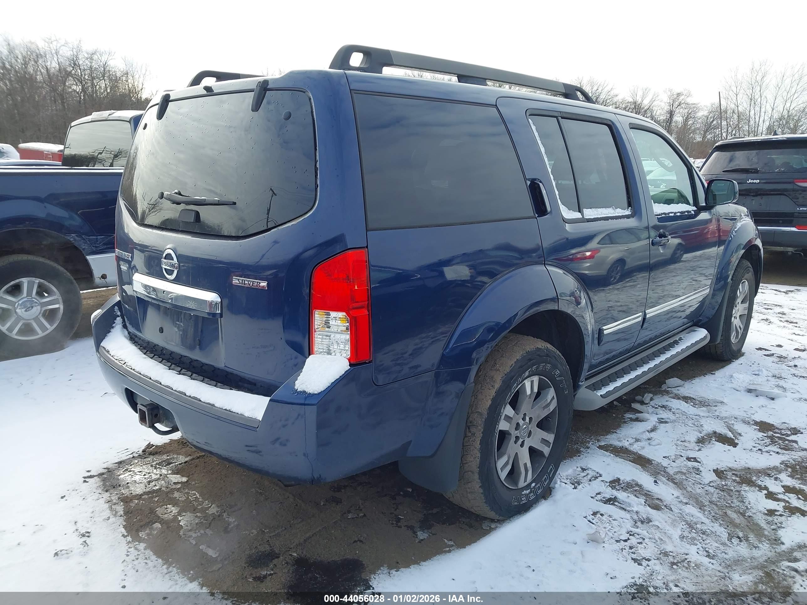 NISSAN PATHFINDER image 4