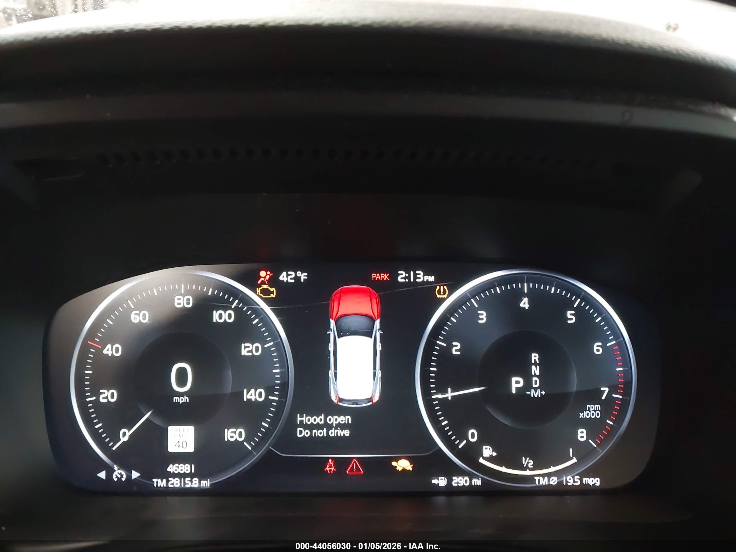 VOLVO XC40 image 7