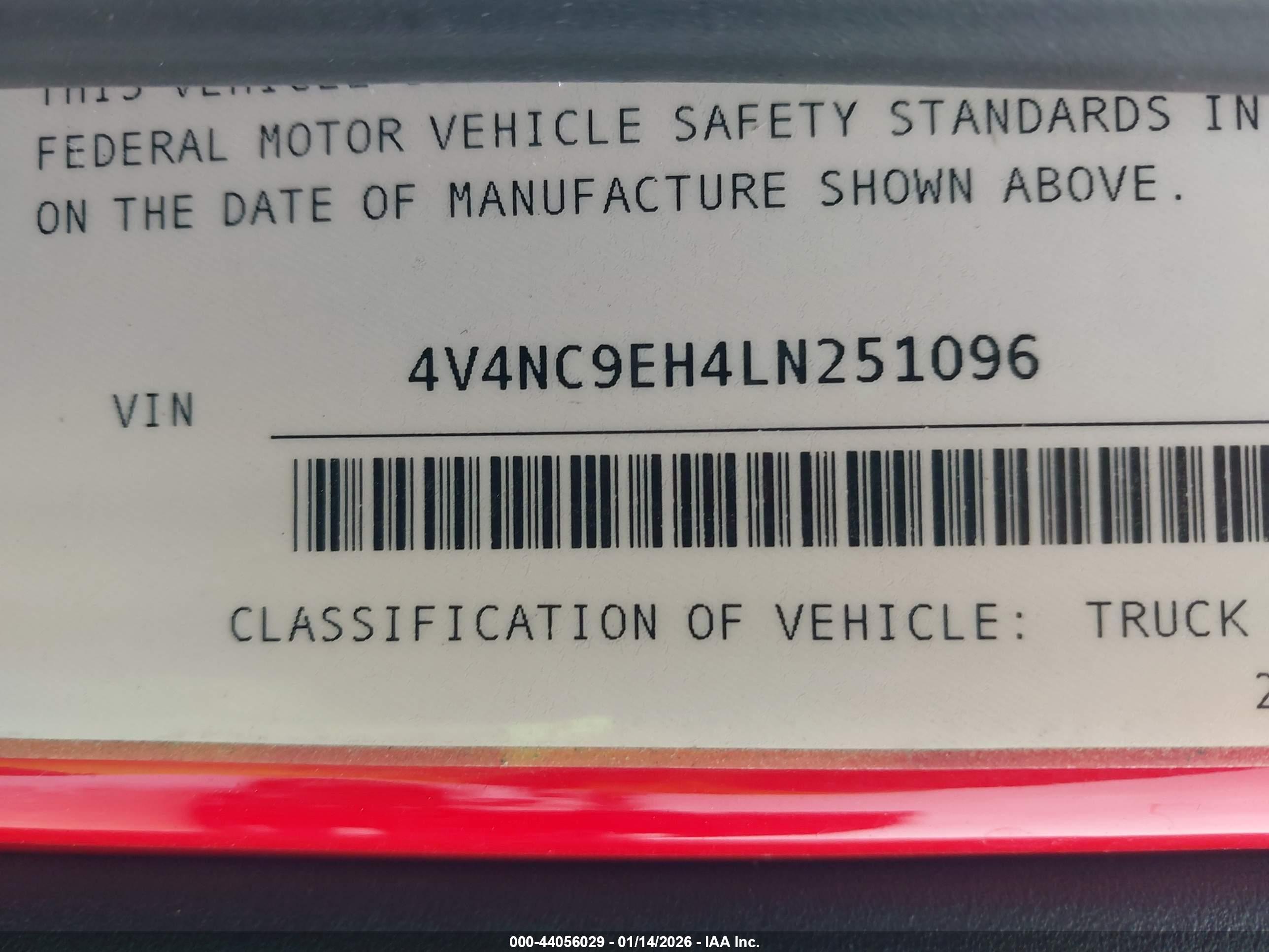 VOLVO VNL image 9