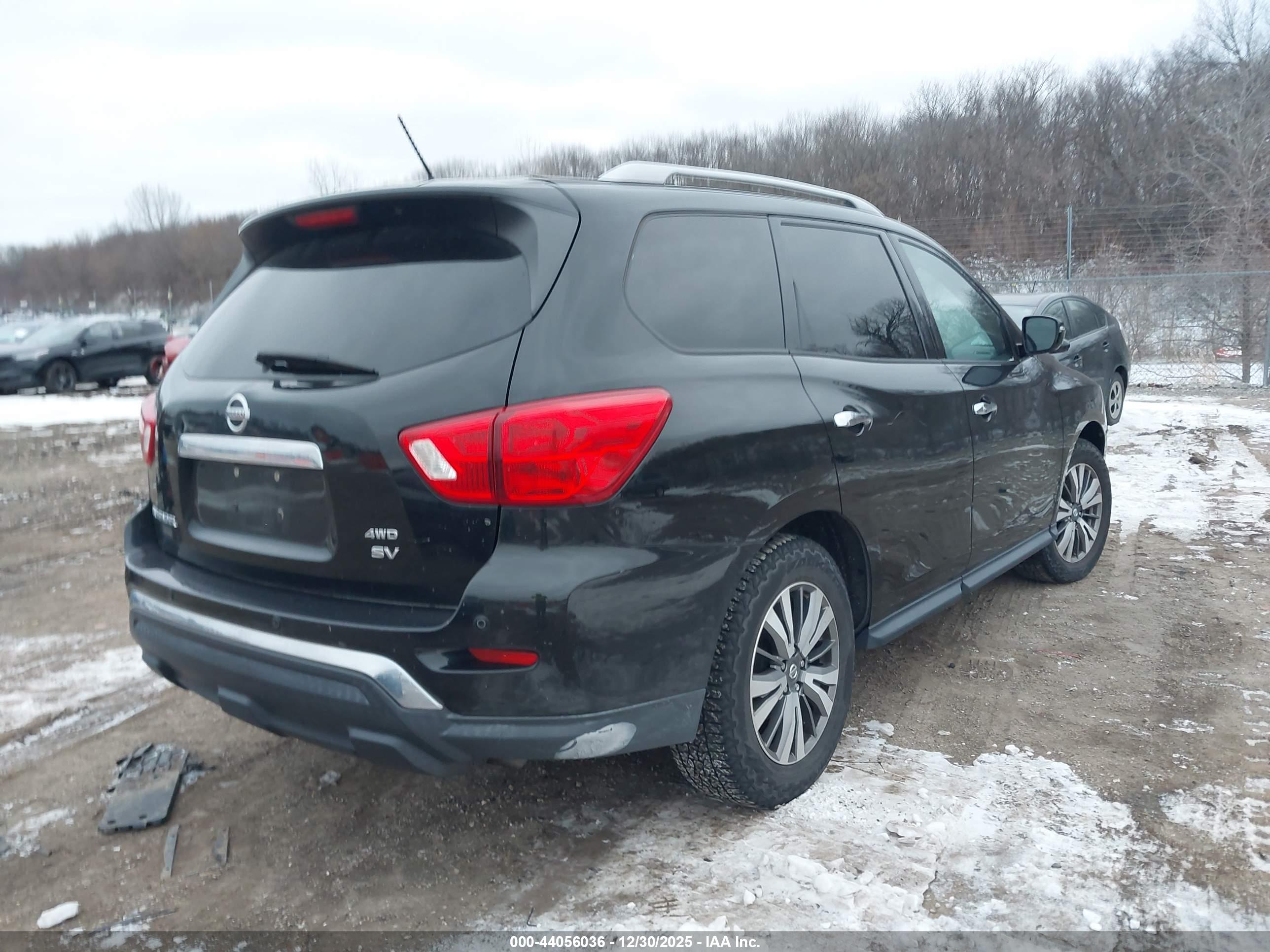 NISSAN PATHFINDER image 4