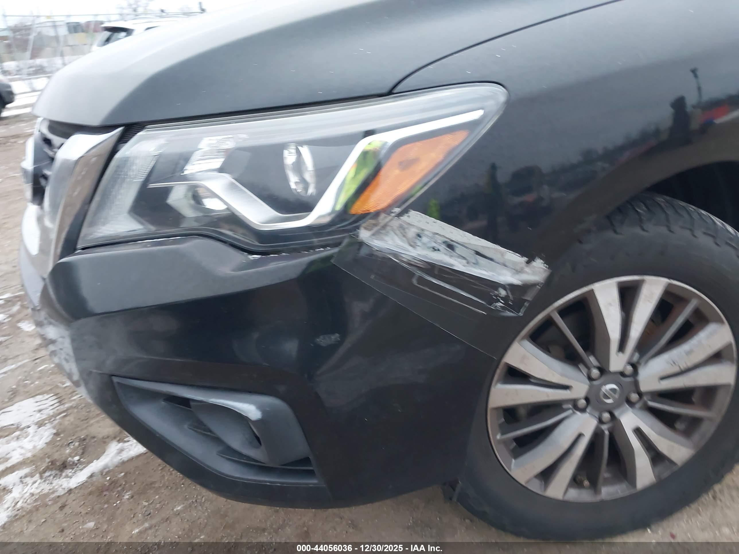 NISSAN PATHFINDER image 6