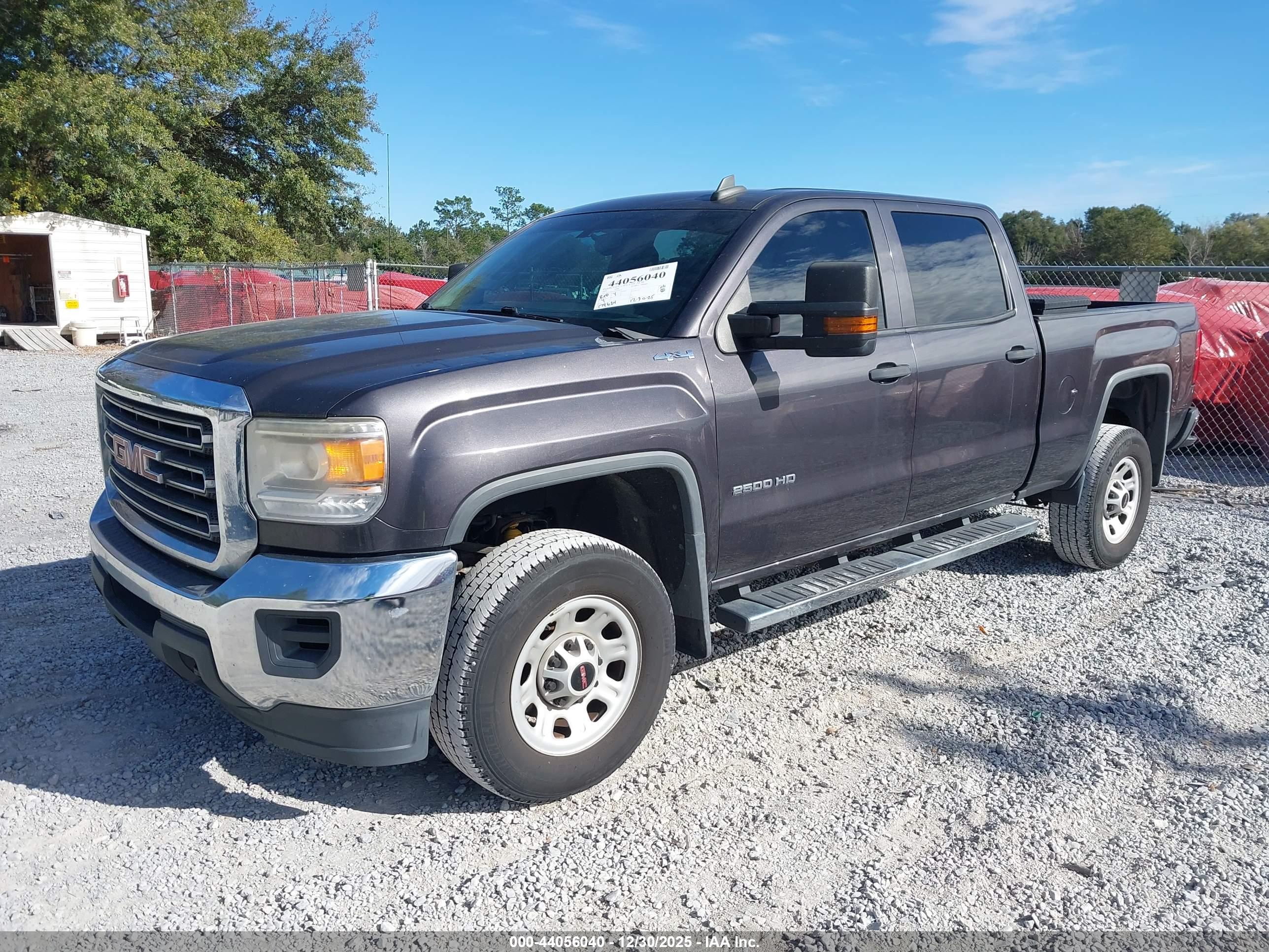 GMC SIERRA image 2