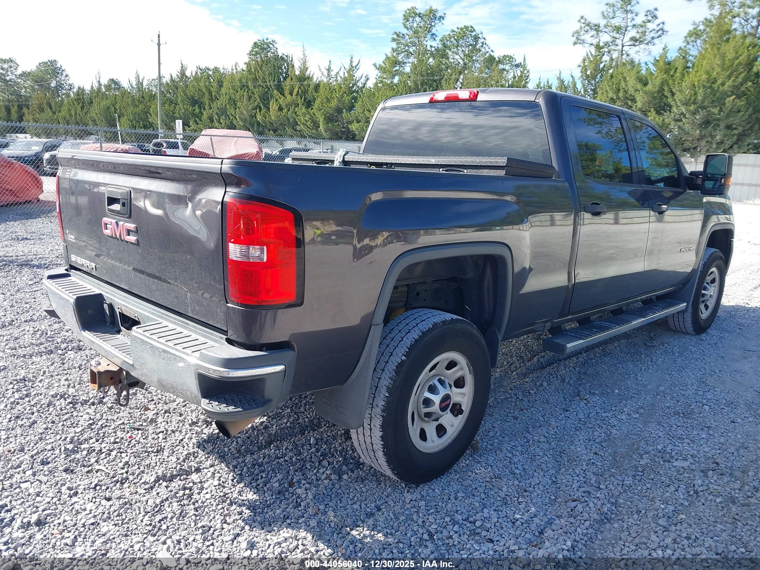 GMC SIERRA image 4