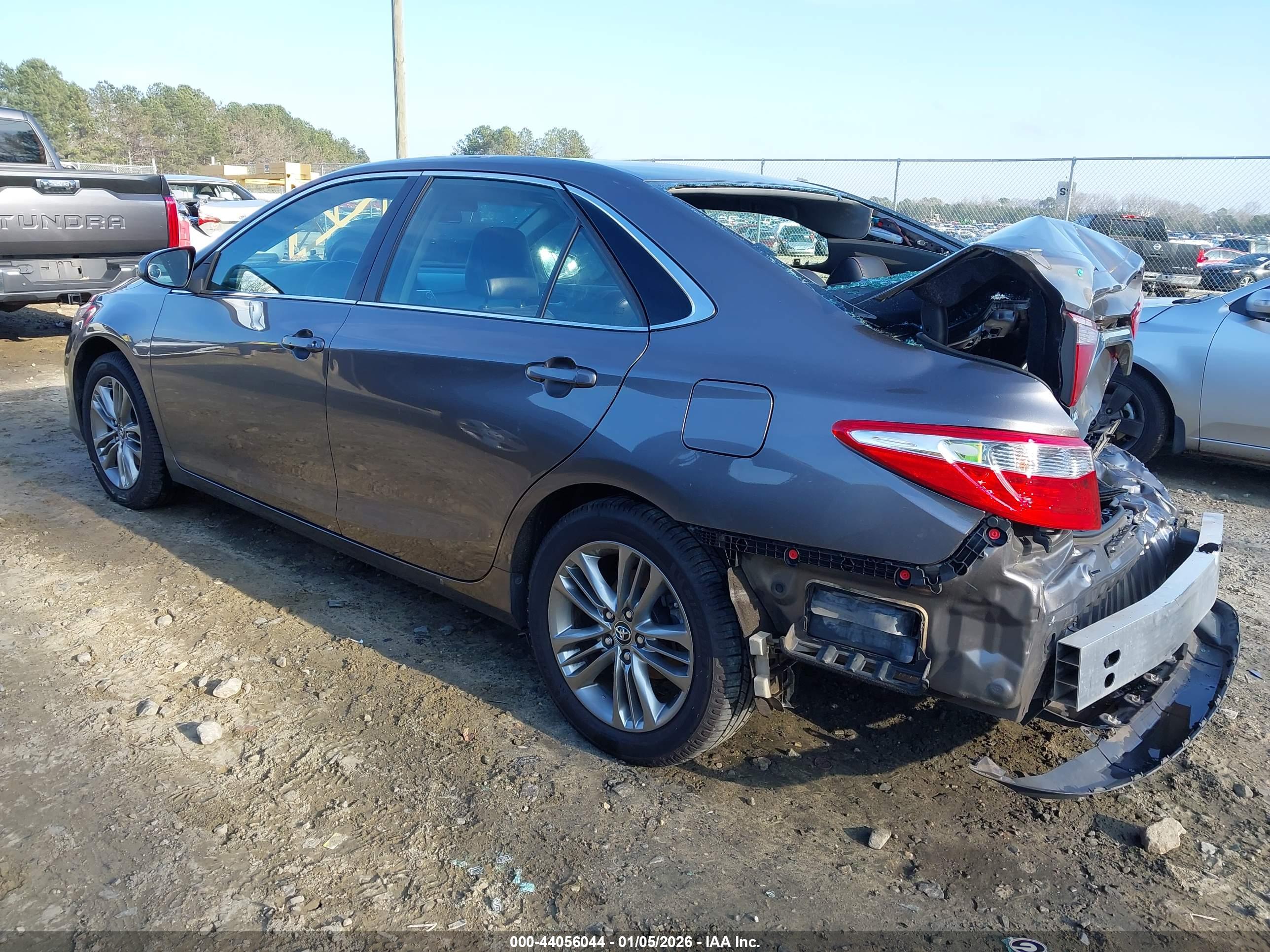 TOYOTA CAMRY image 3