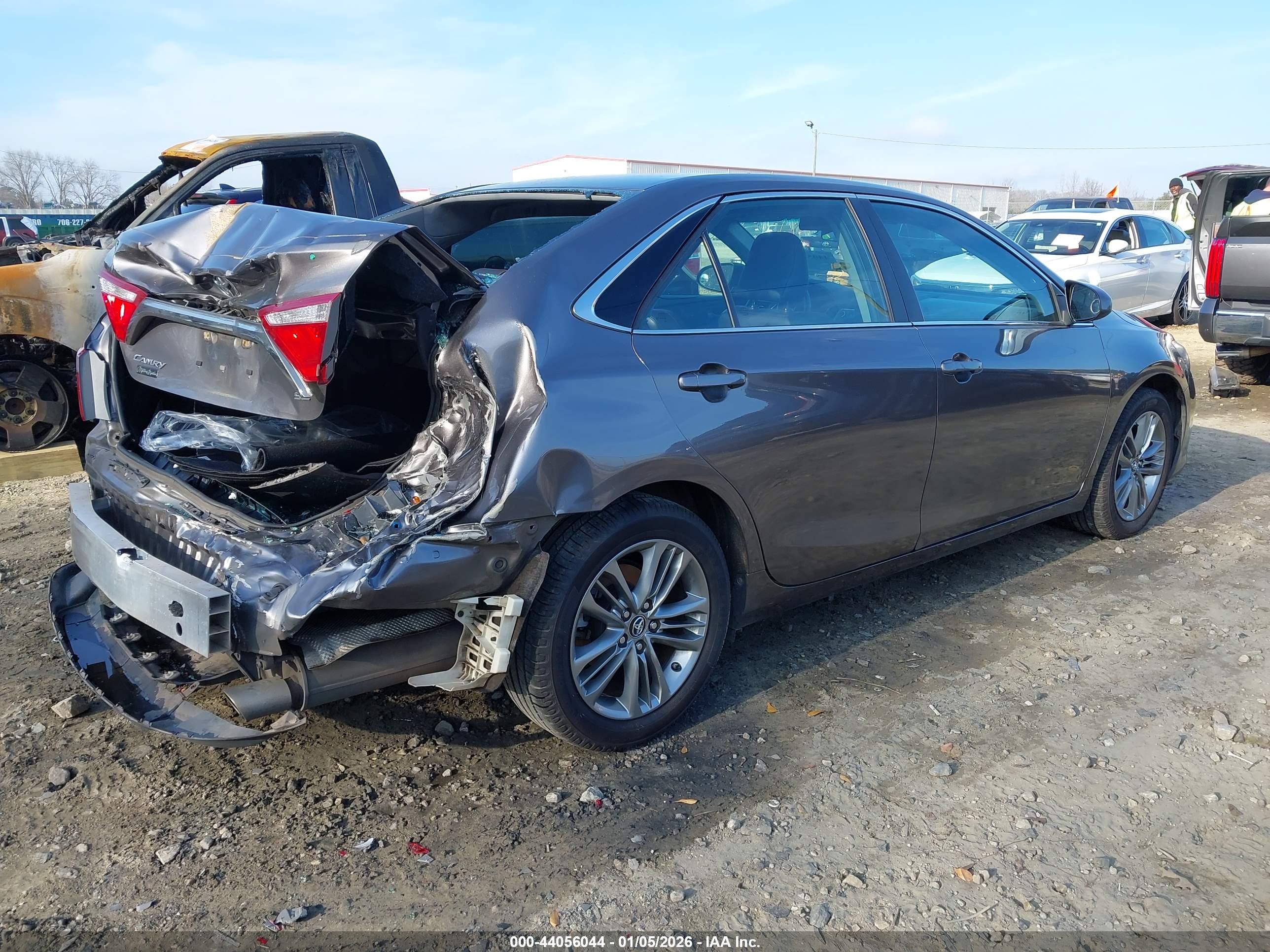 TOYOTA CAMRY image 4
