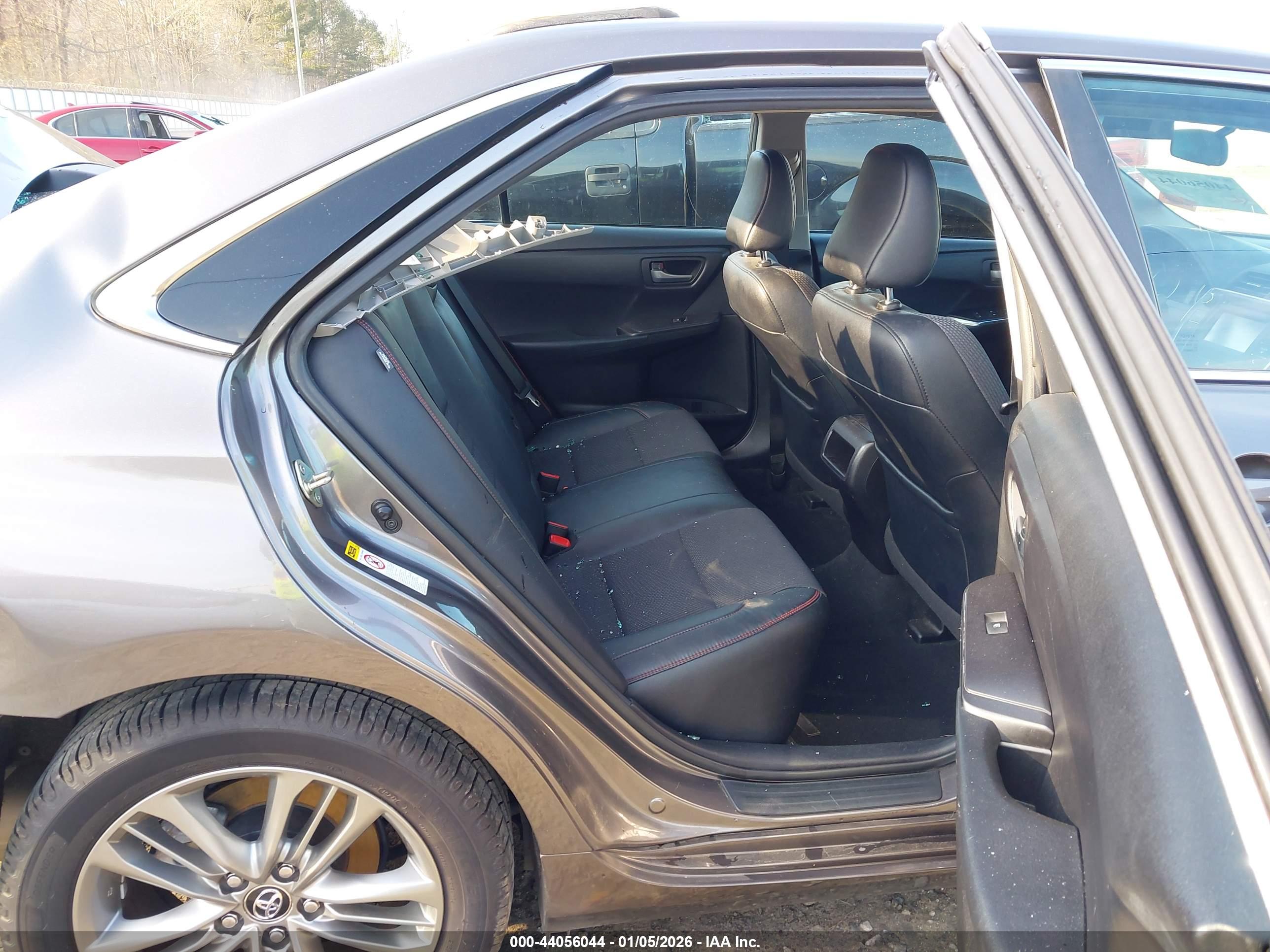 TOYOTA CAMRY image 8