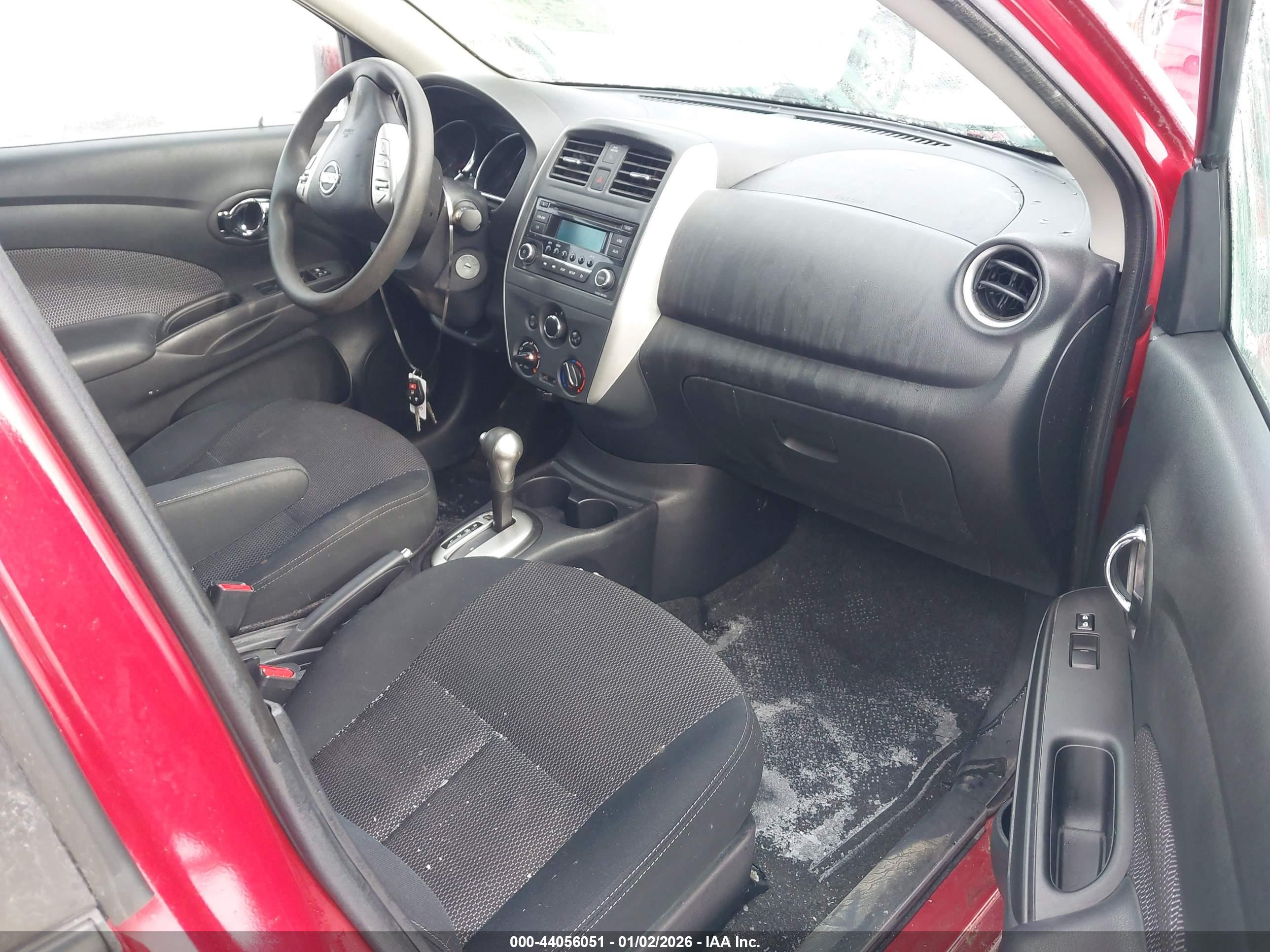 NISSAN VERSA image 5
