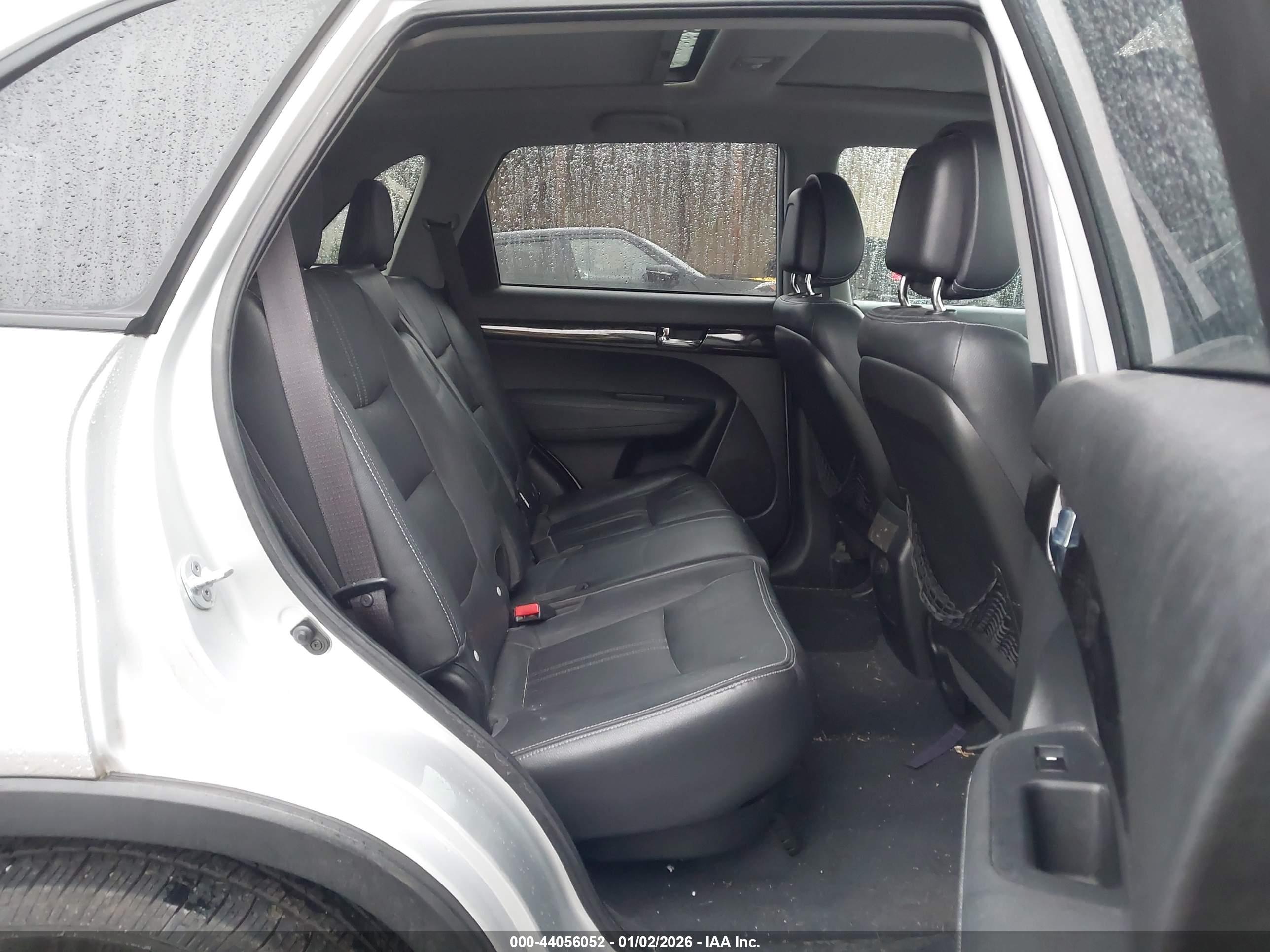 KIA SORENTO image 8