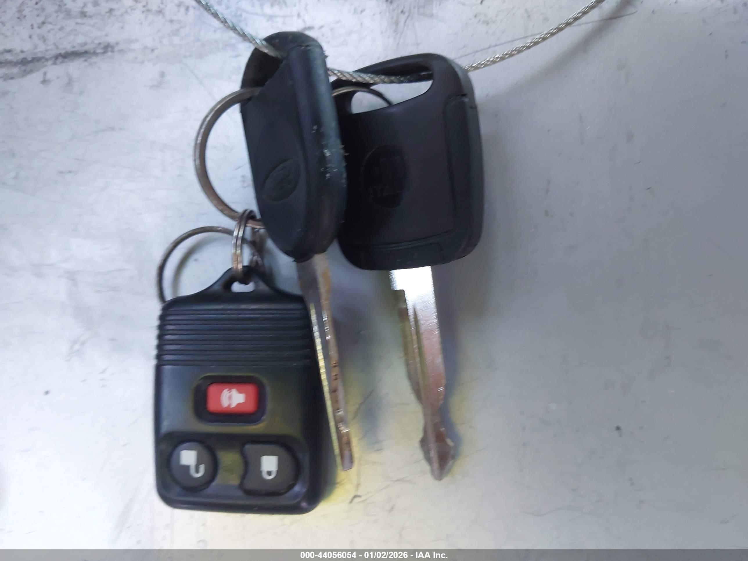 FORD EXPLORER image 11
