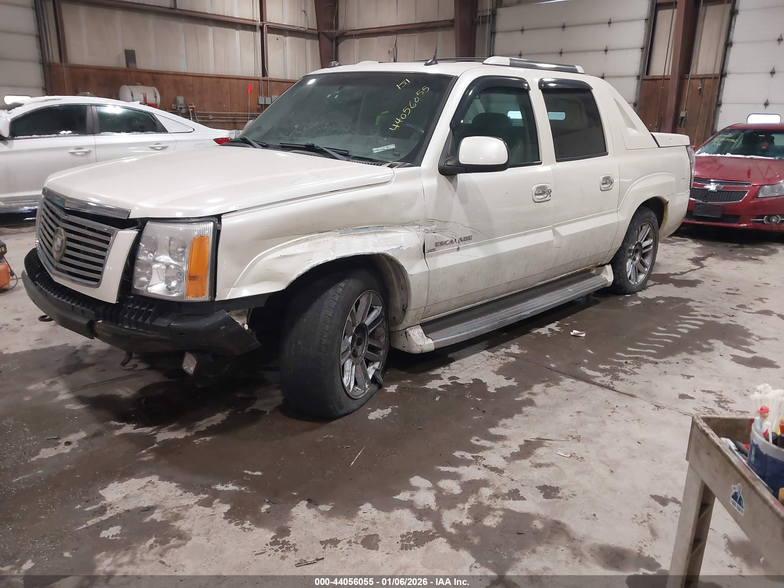 CADILLAC ESCALADE image 2