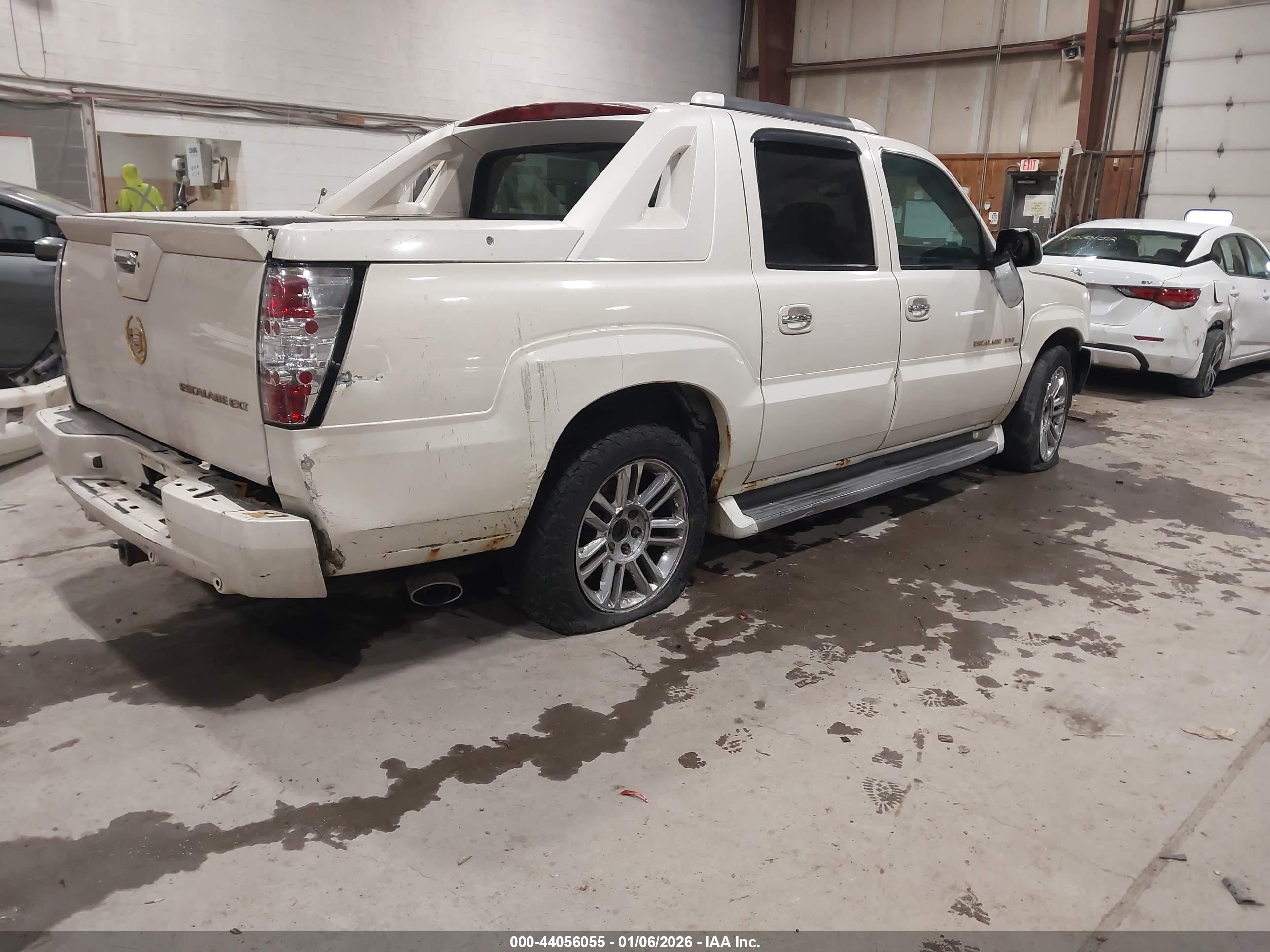 CADILLAC ESCALADE image 4