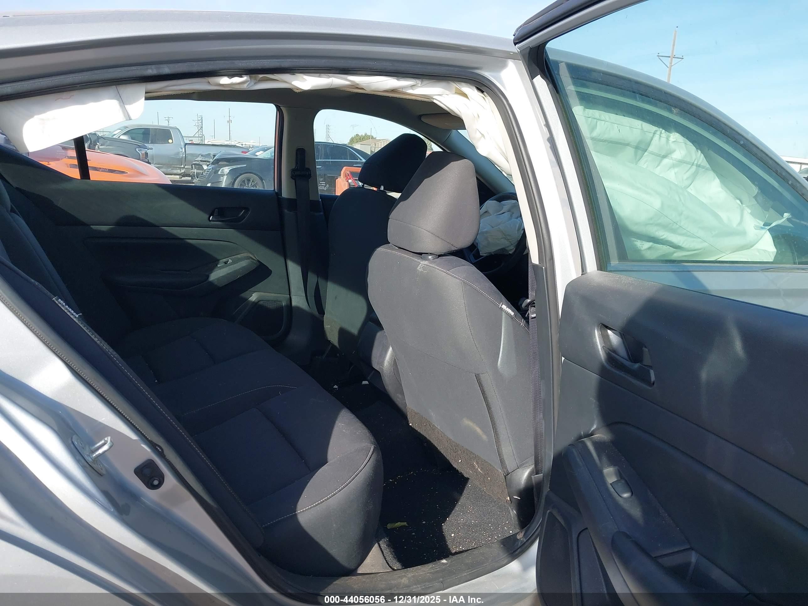 NISSAN ALTIMA image 8
