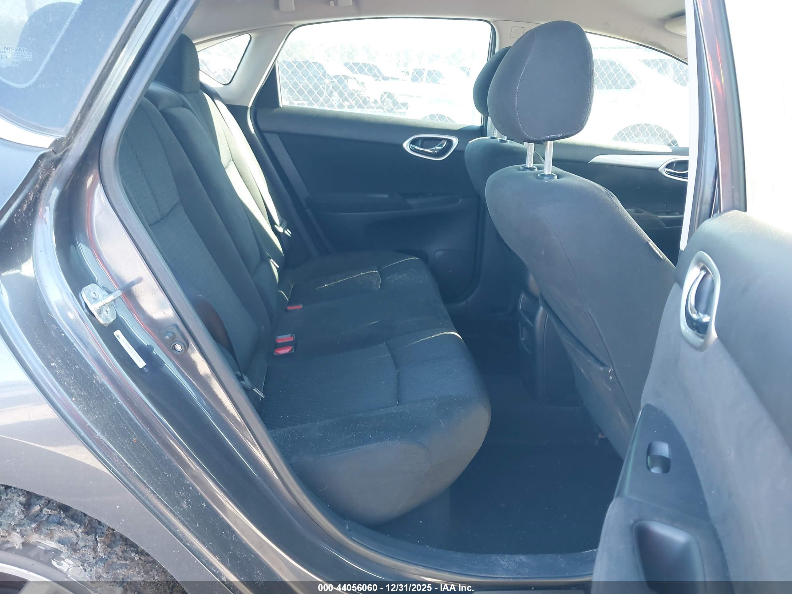 NISSAN SENTRA image 8