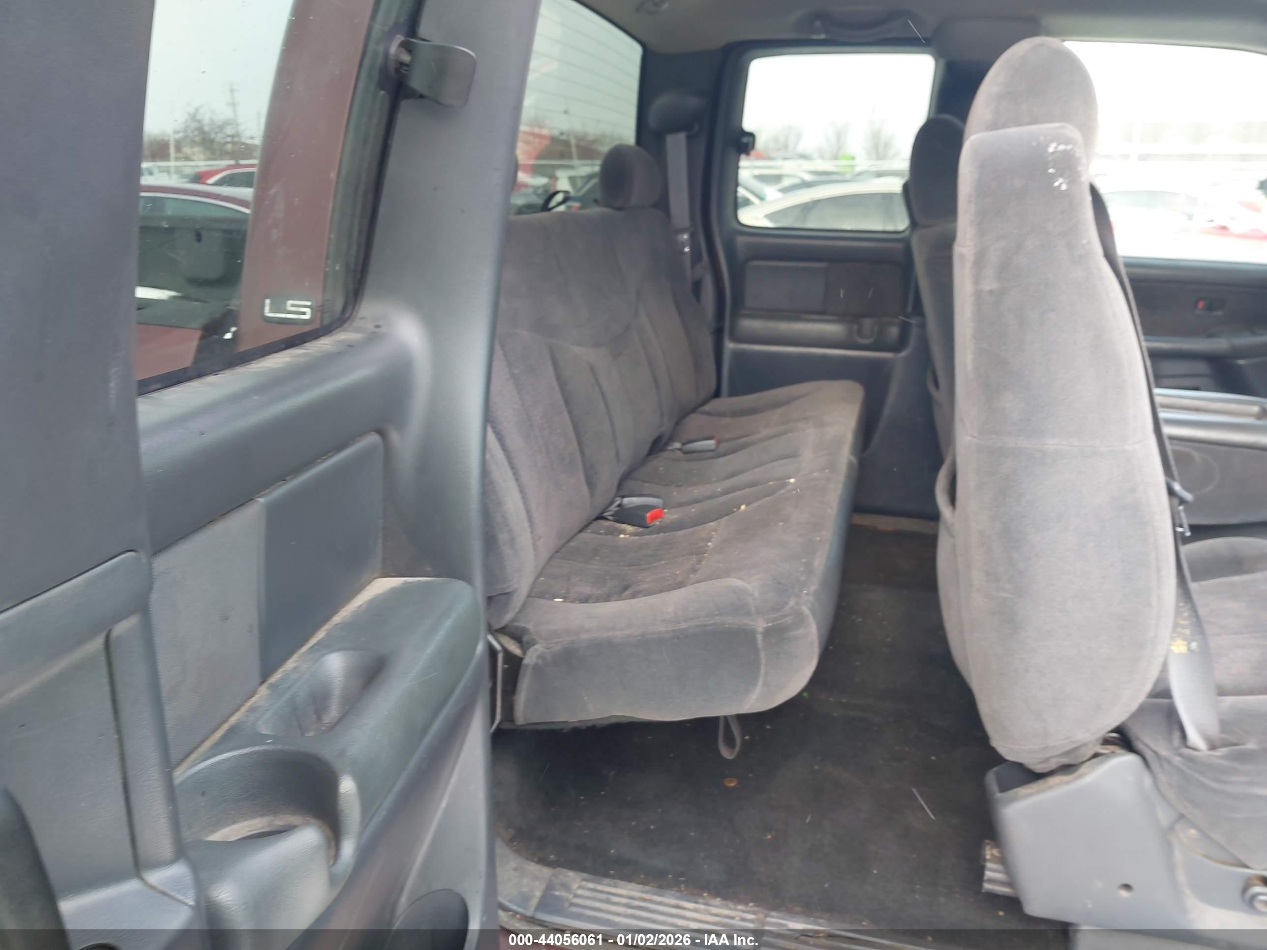 CHEVROLET SILVERADO image 8