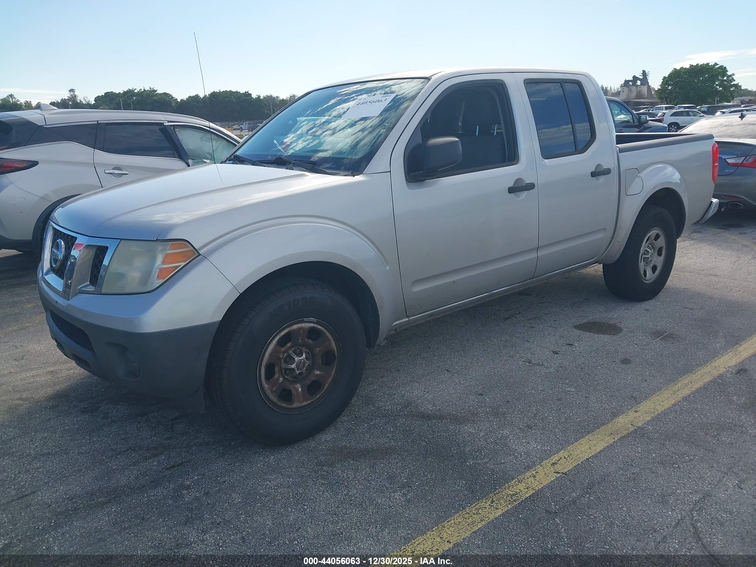NISSAN FRONTIER image 2