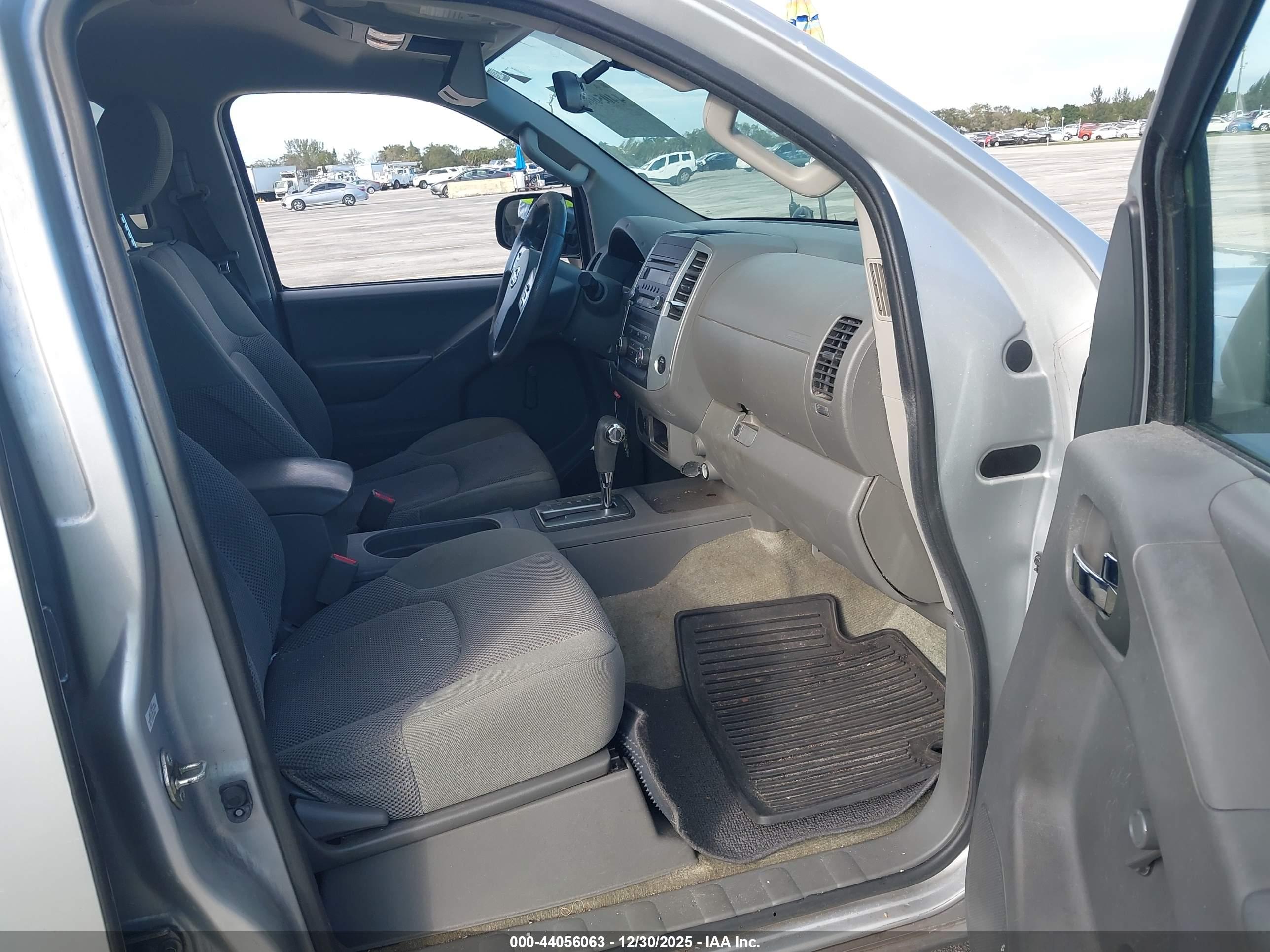 NISSAN FRONTIER image 5
