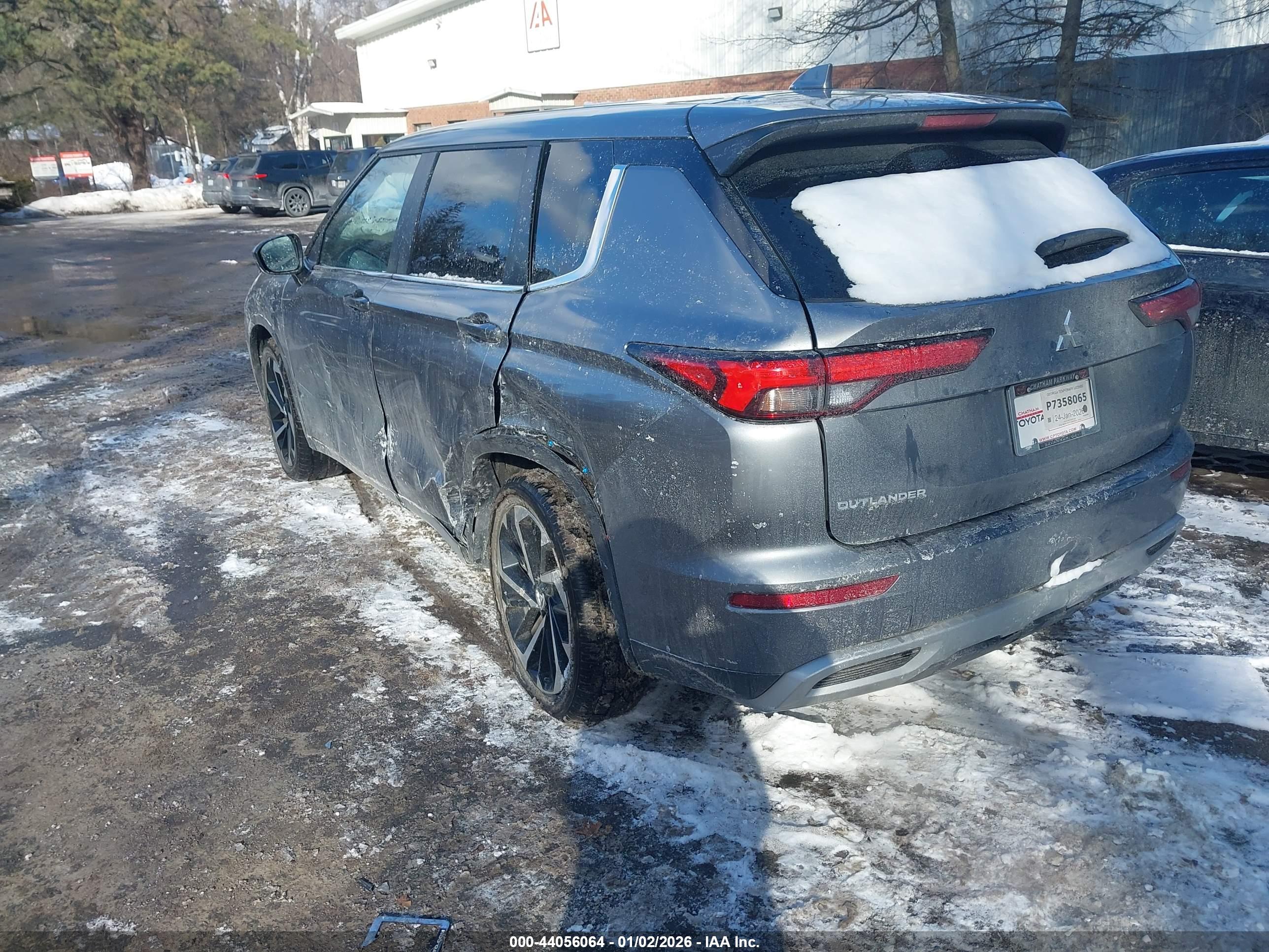 MITSUBISHI OUTLANDER image 3