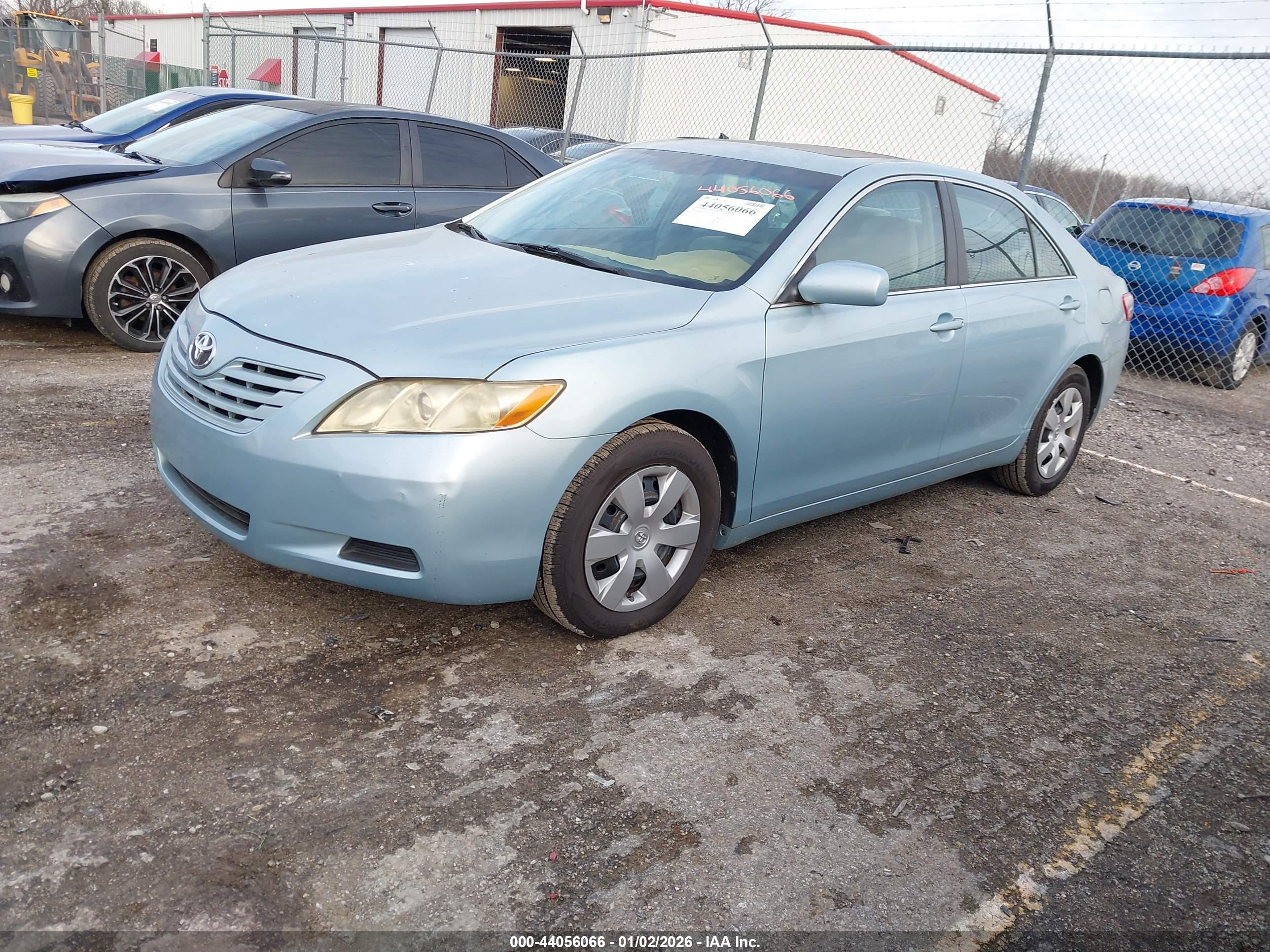 TOYOTA CAMRY image 2