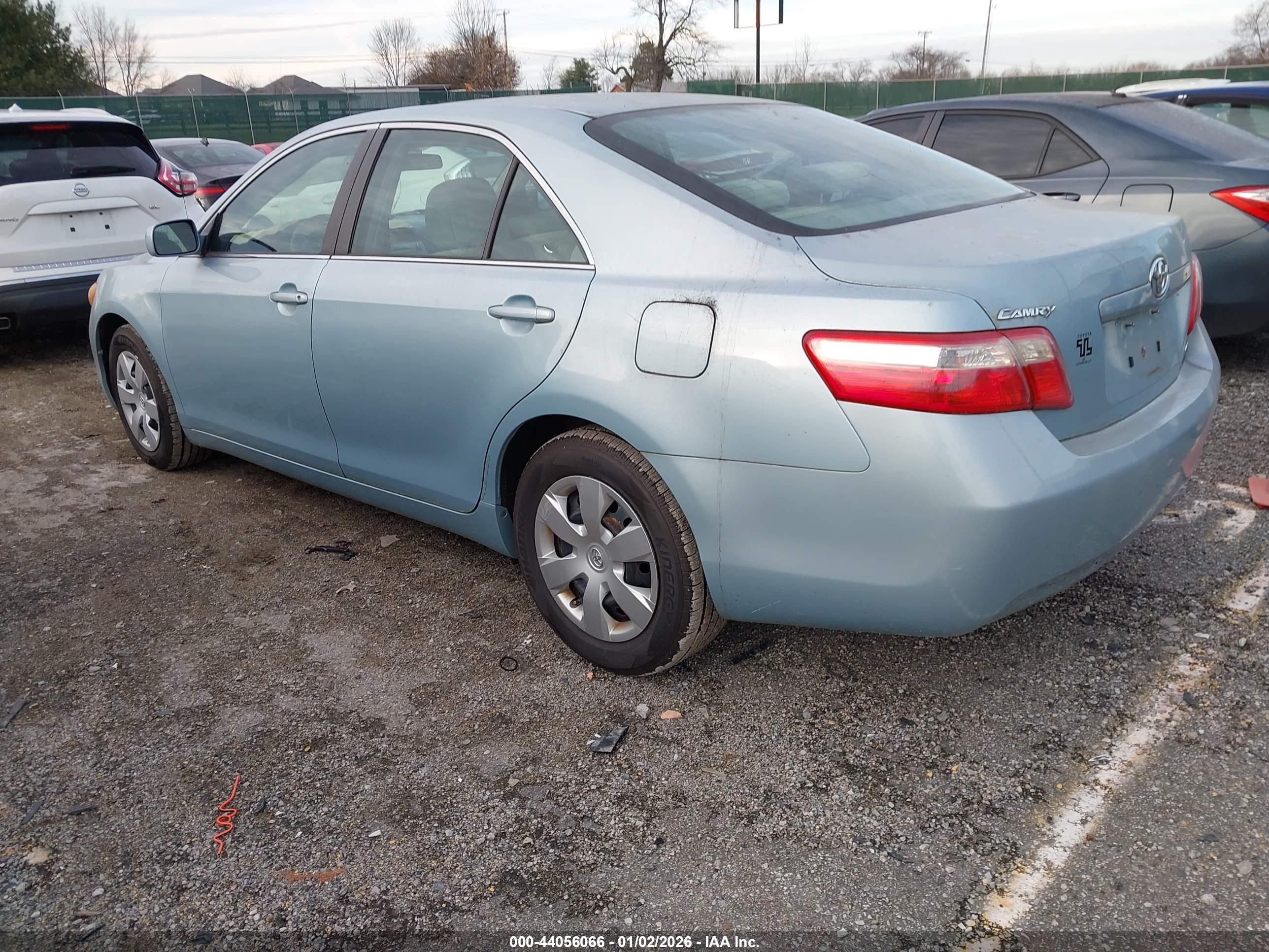 TOYOTA CAMRY image 3