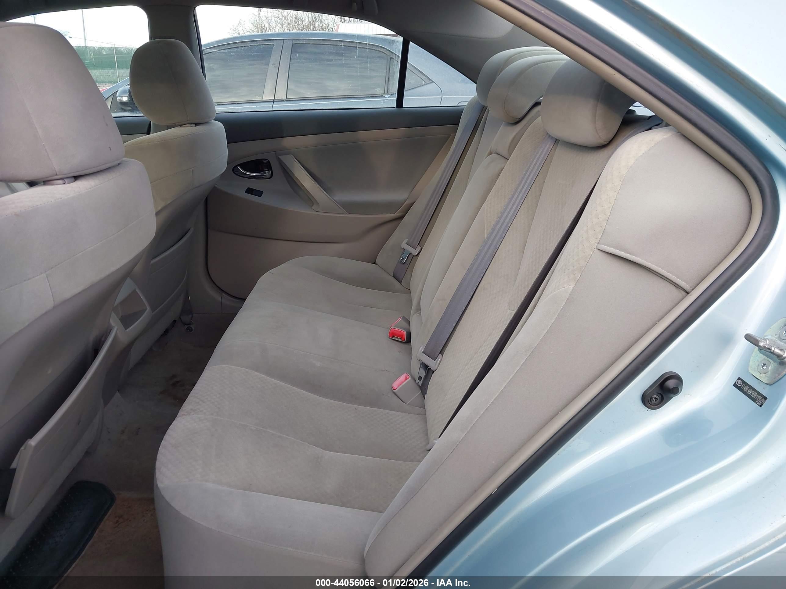 TOYOTA CAMRY image 8
