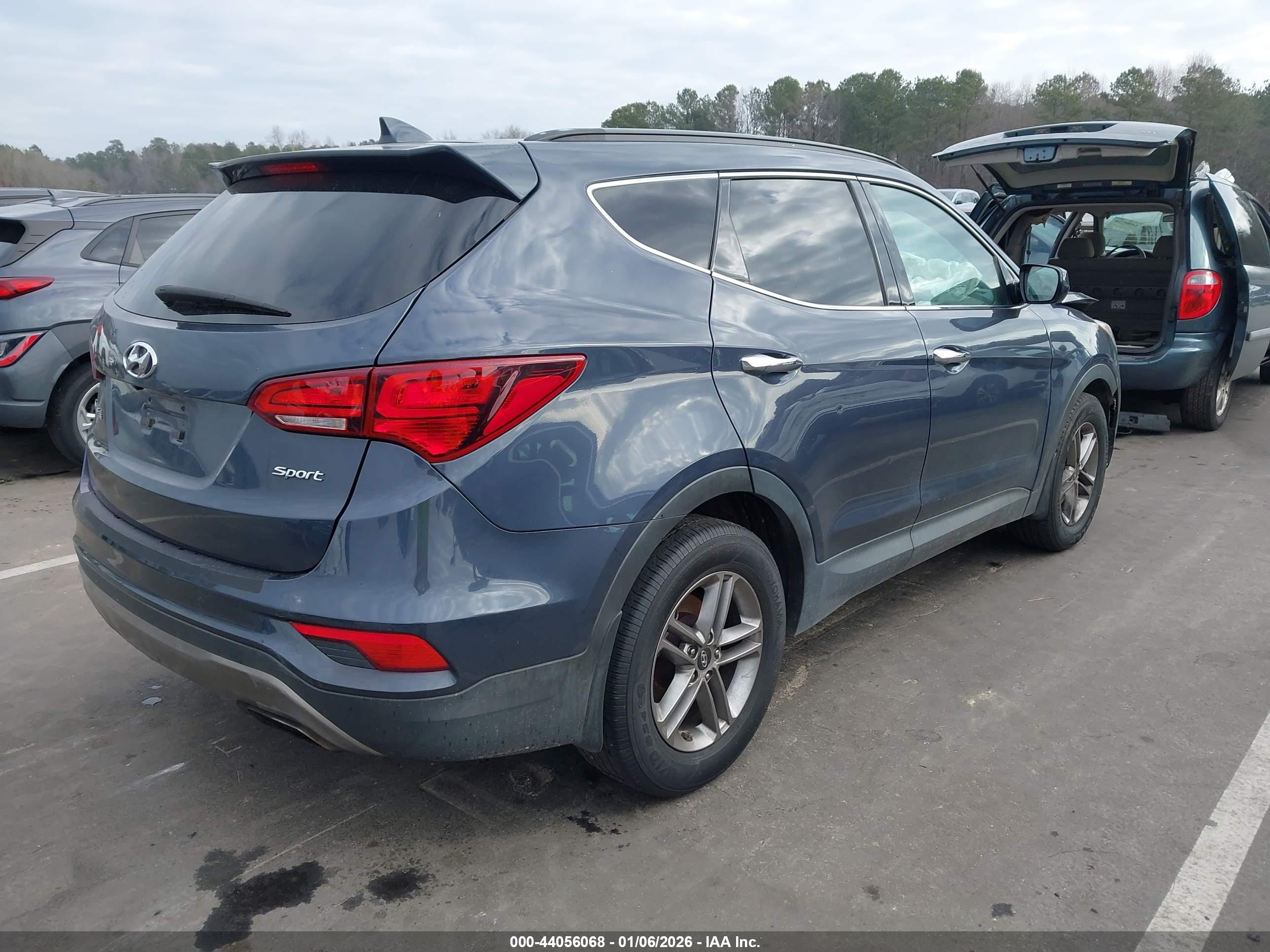 HYUNDAI SANTA image 4