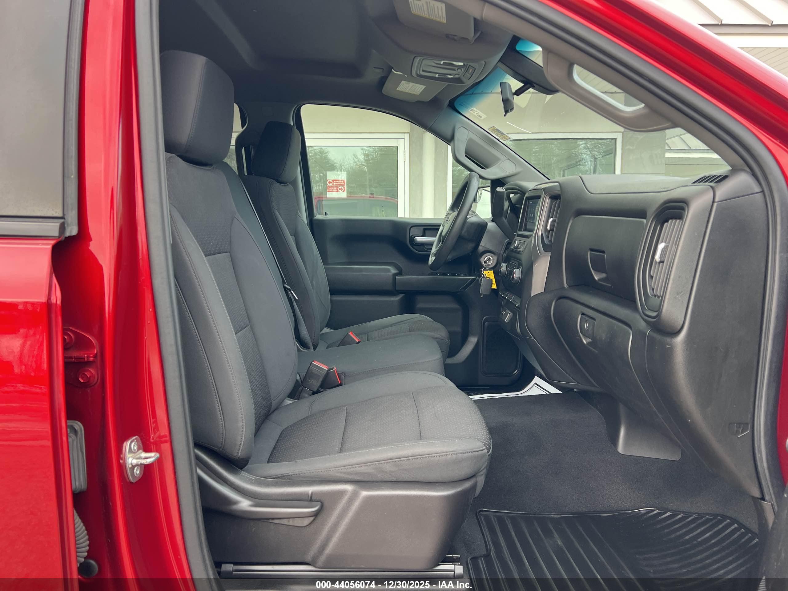 CHEVROLET SILVERADO image 5